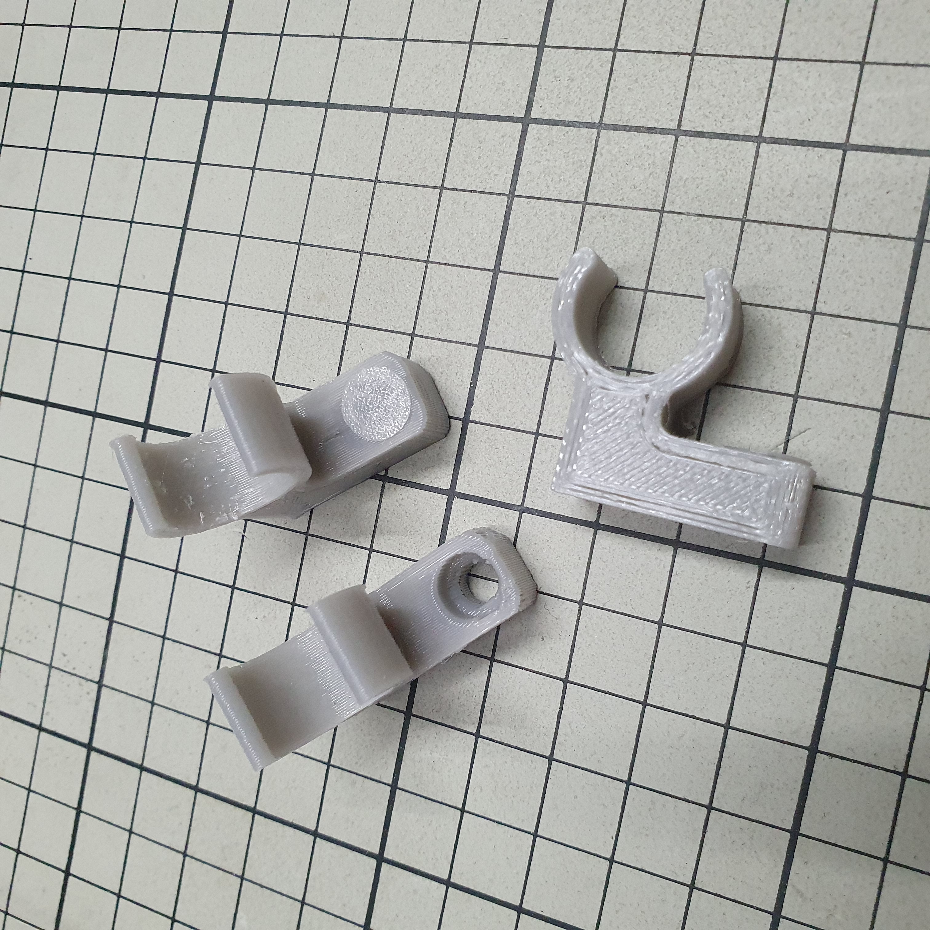Copper pipe clip L