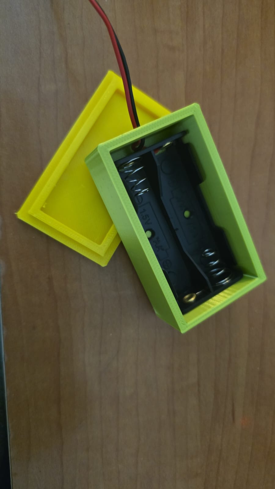 Simple box for AA battery support — miniatura 2