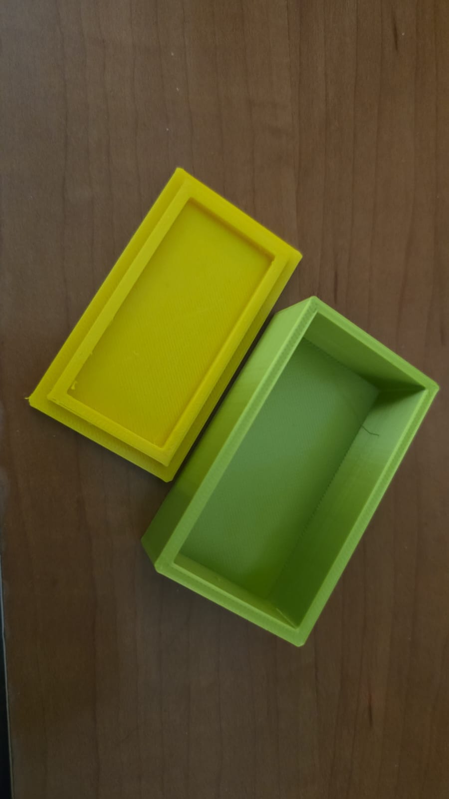 Simple box for AA battery support