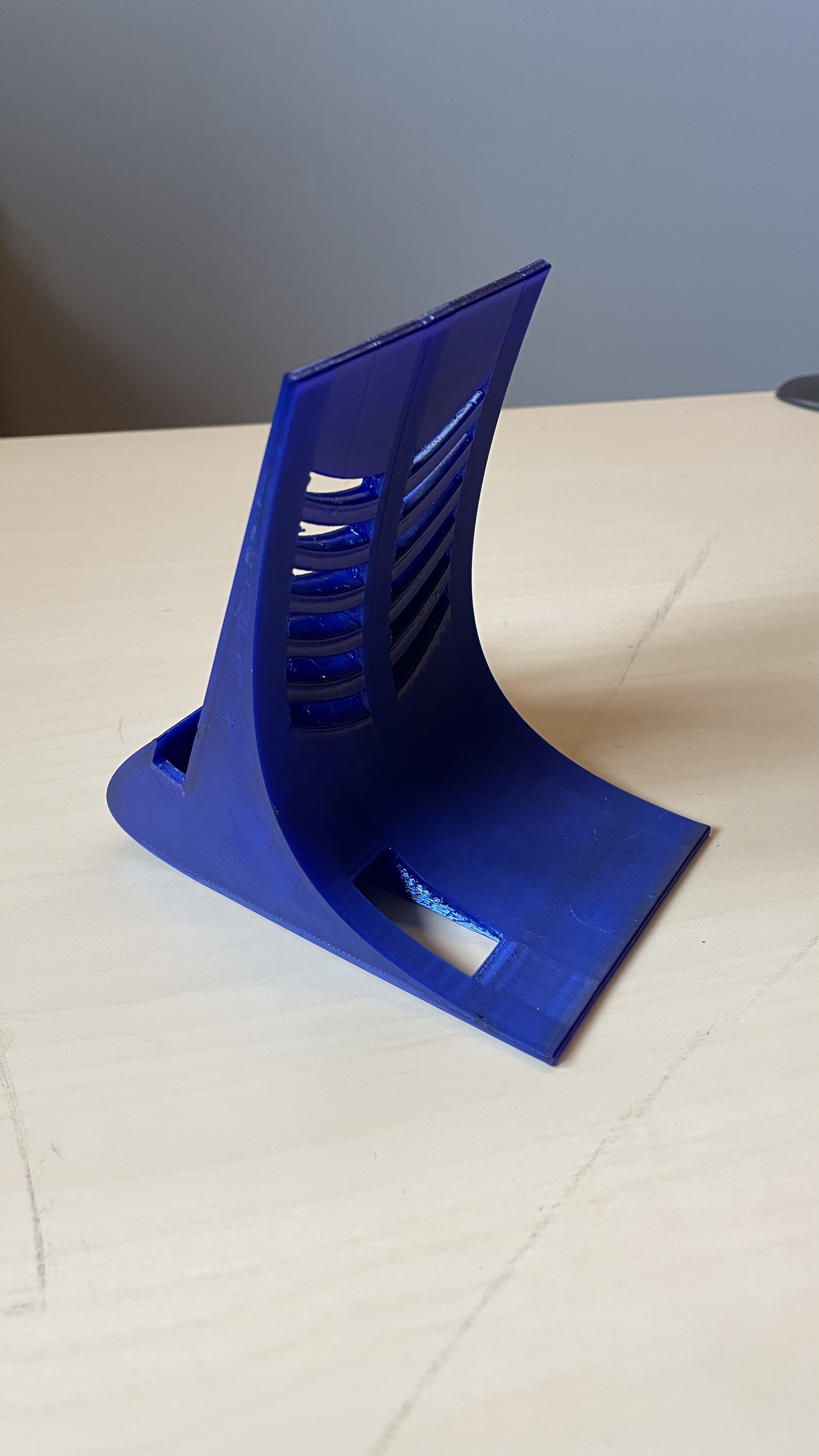 Tablet holder with vents