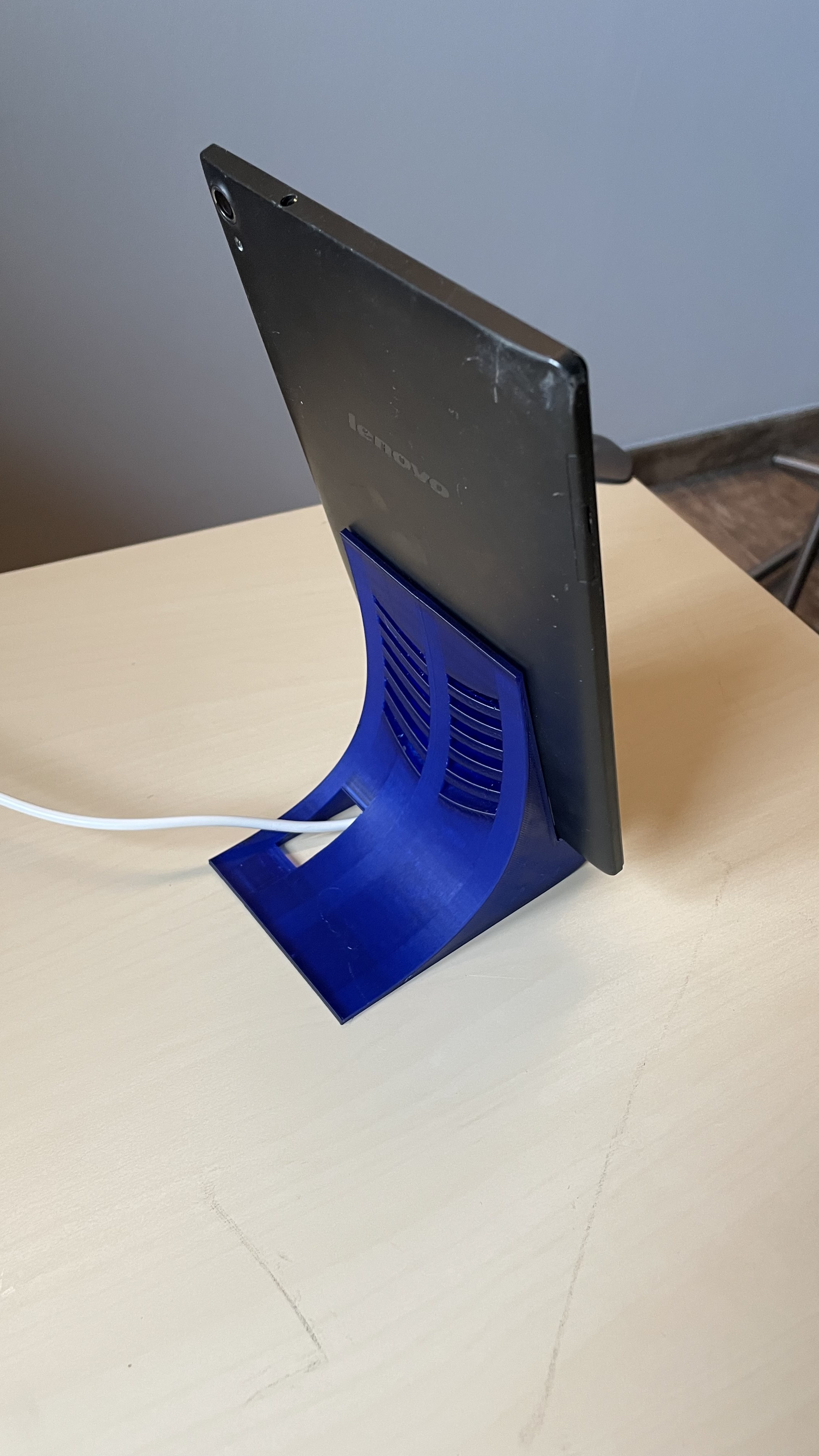 Tablet holder with vents — miniatura 3