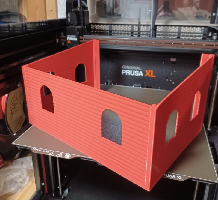 Horse stables 1:20 scale (horse club style) barn with sliding door — miniatura 2