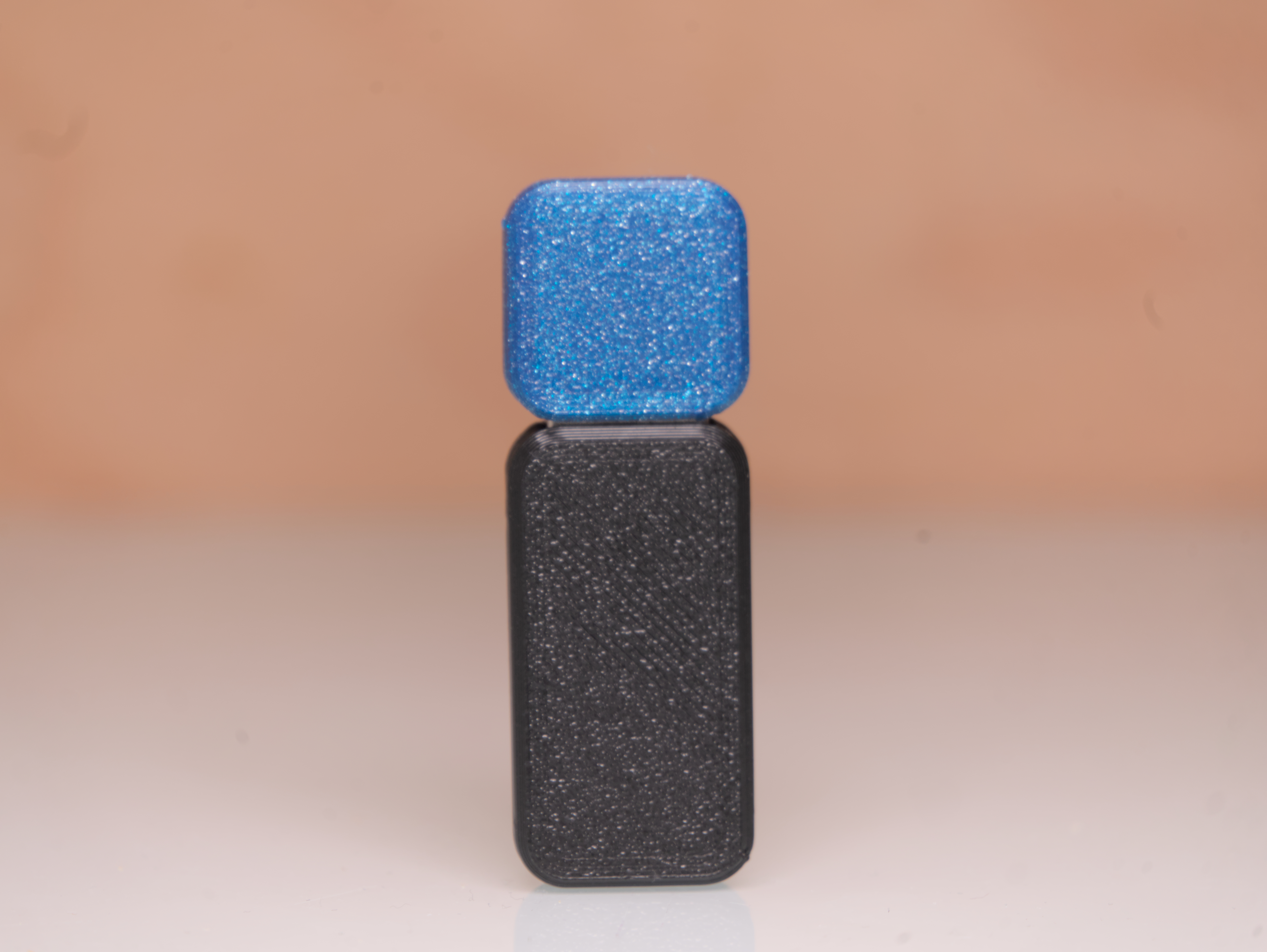 Miniatura 2 do modelo 3D ModDrive - Custom USB Drive Casing