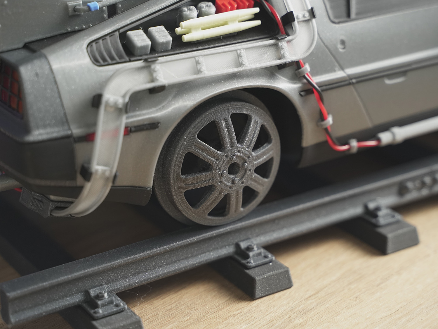 Ruedas de tren para BTTF DeLorean RC