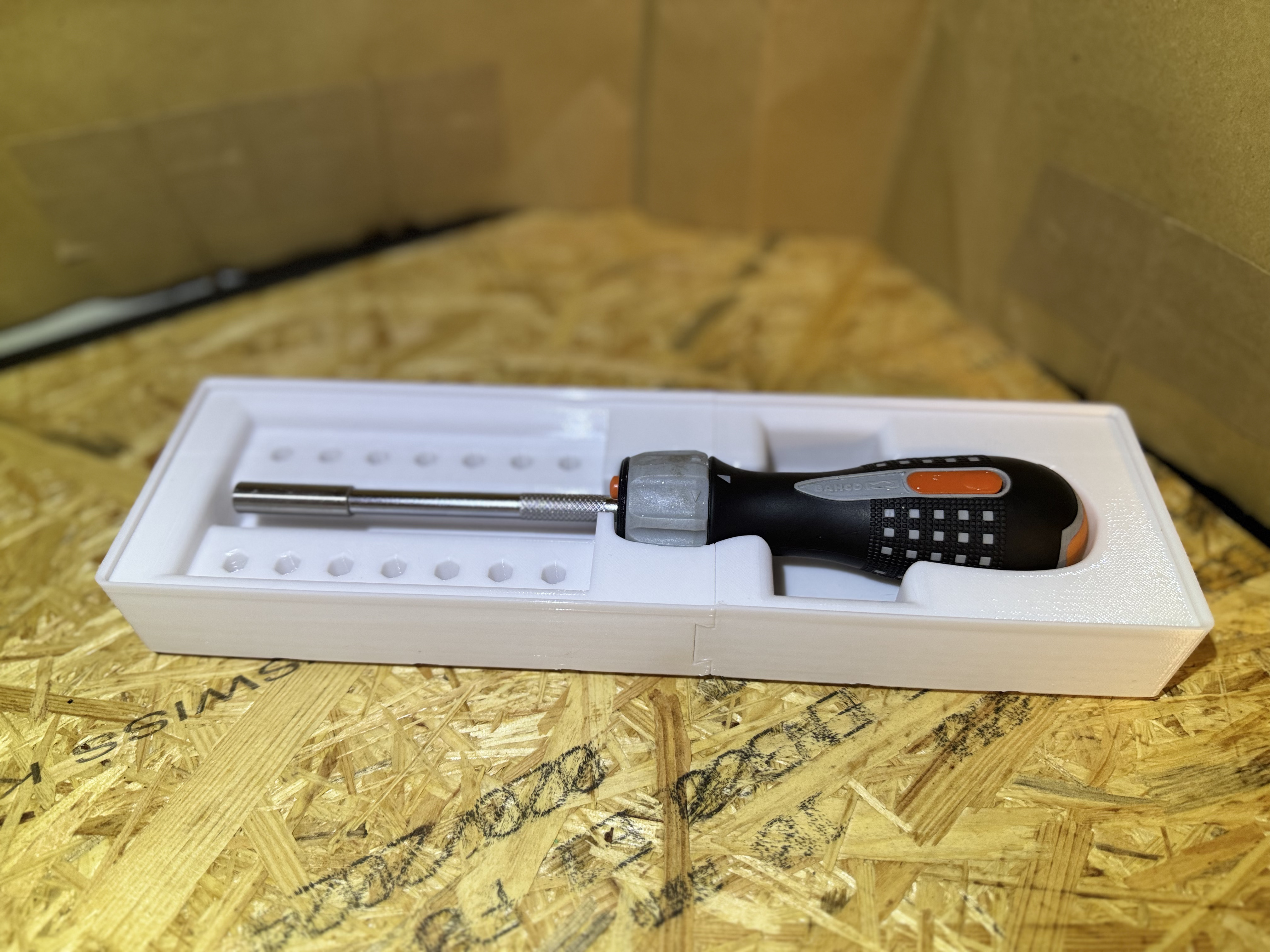 Gridfinity Bacho 808050L (Ratcheting screwdriver with LED light)