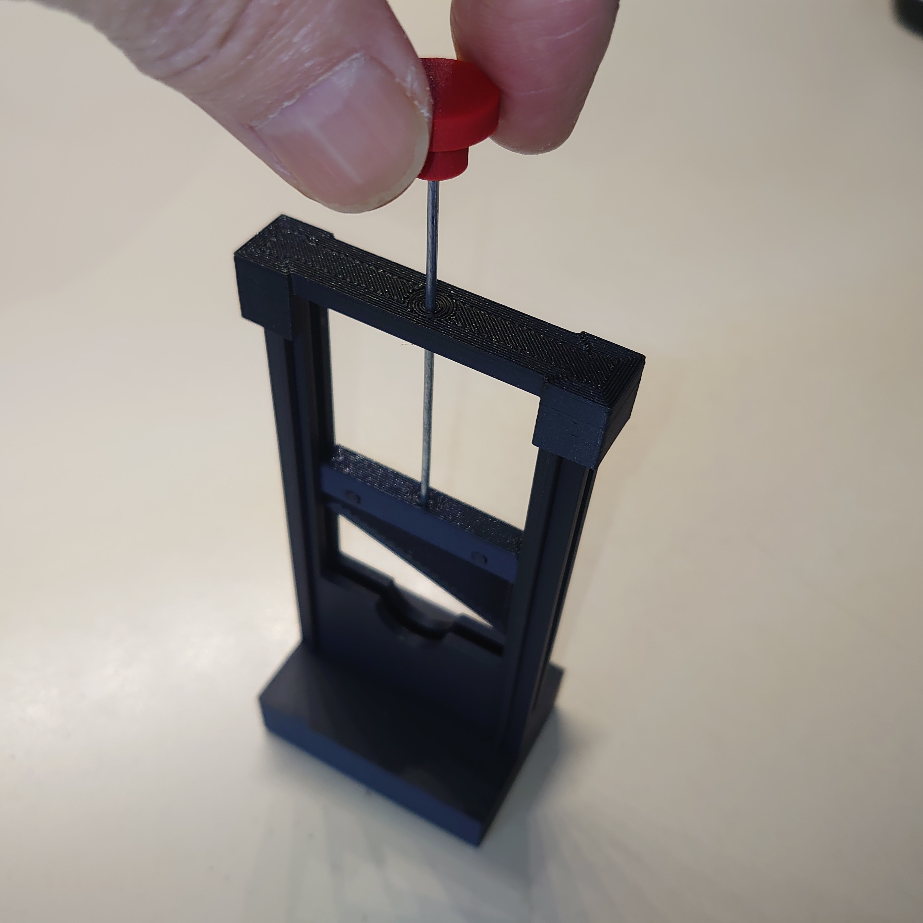 Guillotine — miniatura 2