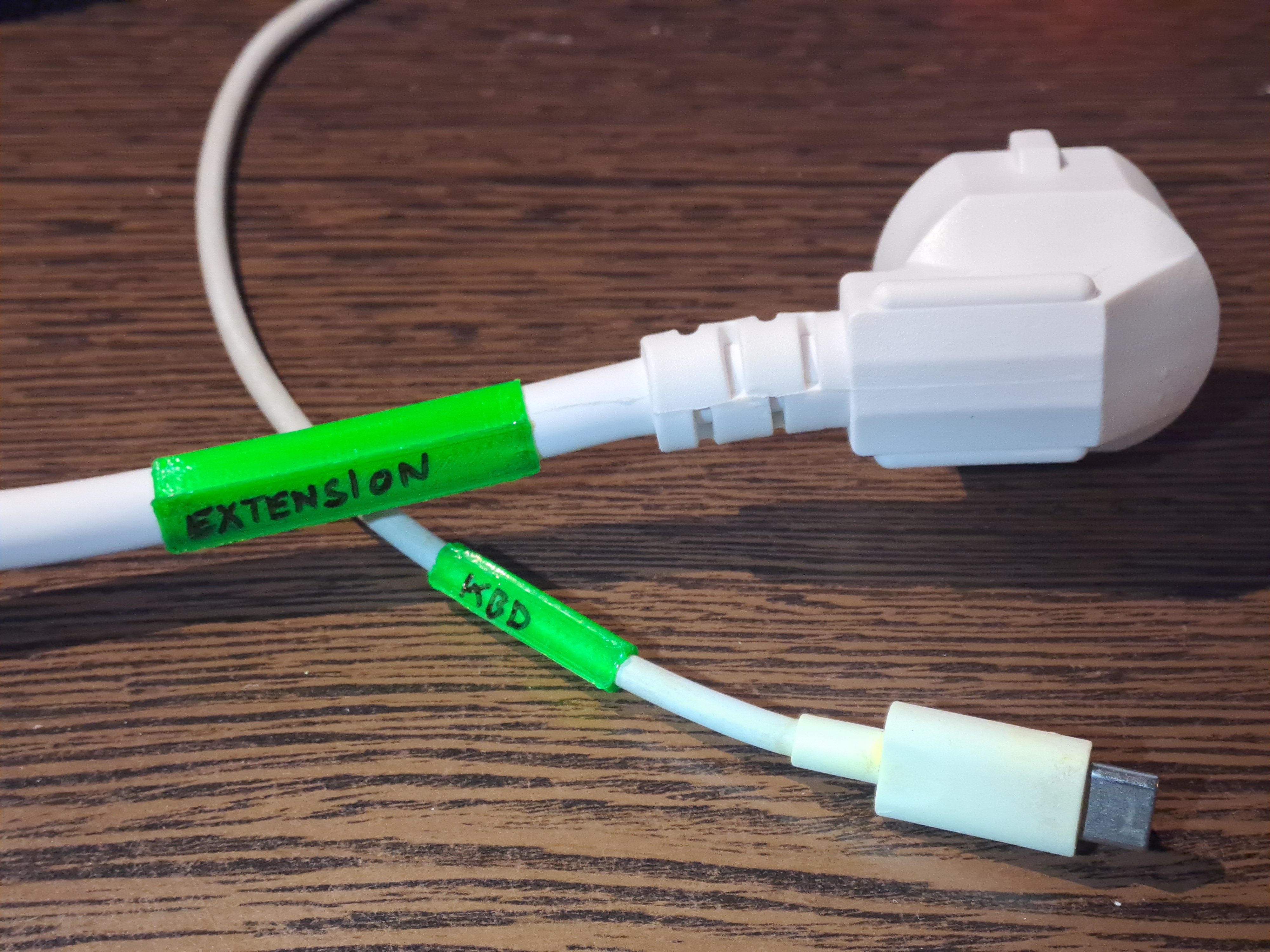 Miniatura 2 do modelo 3D Parametric cable tag