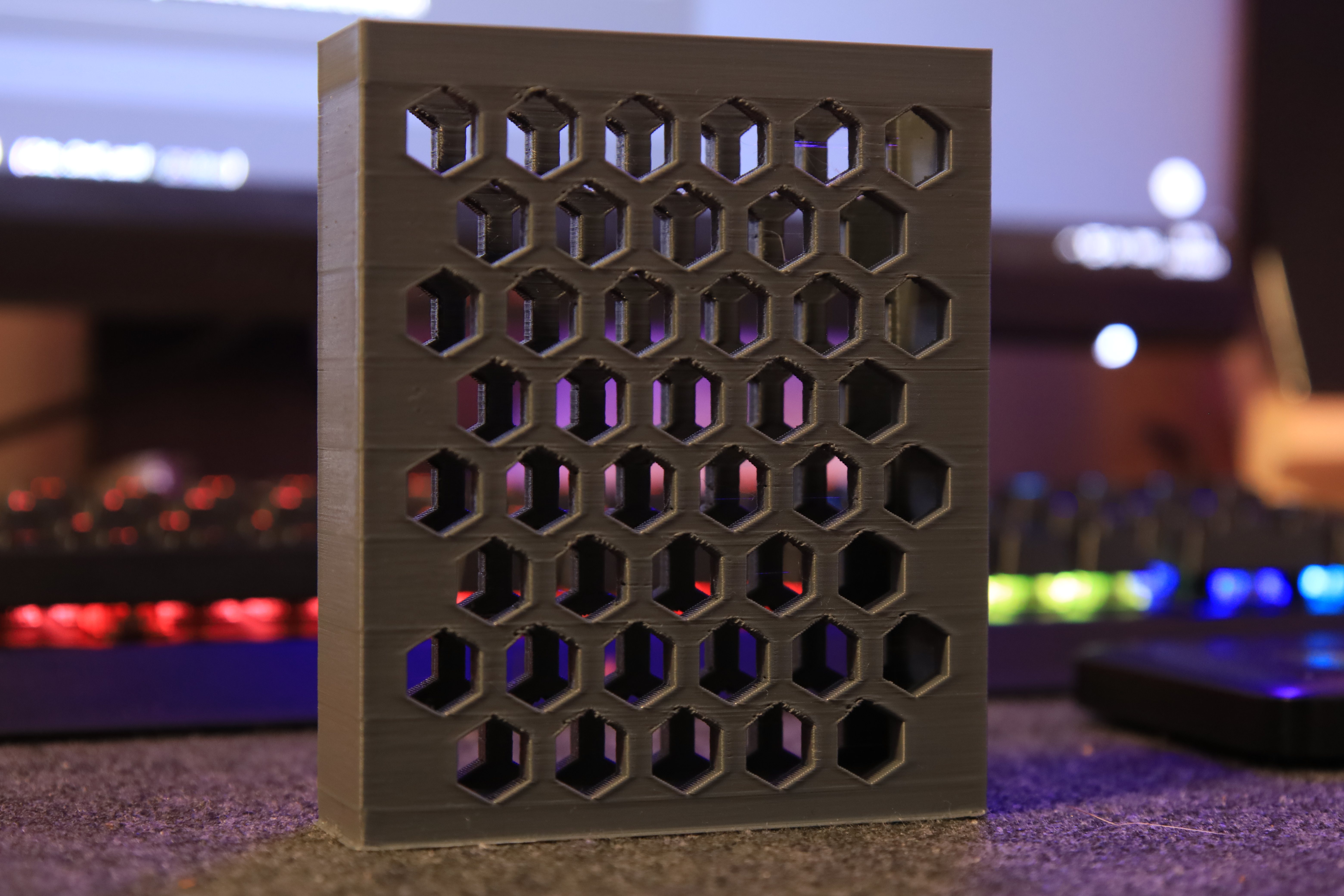 Hex portable SSD Stand — thumbnail 3