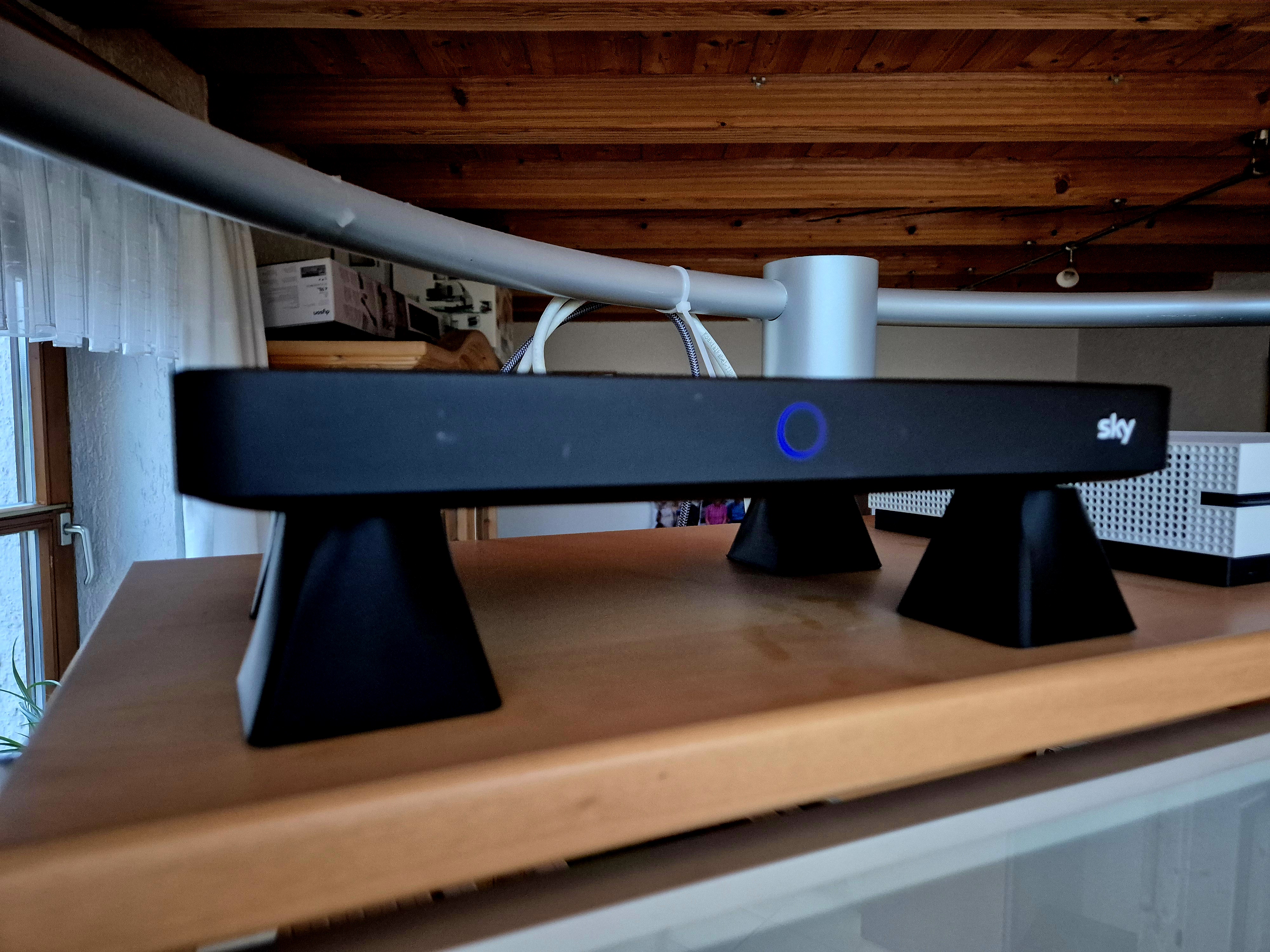 SKY Q Receiver Erhöhung für Kühlung