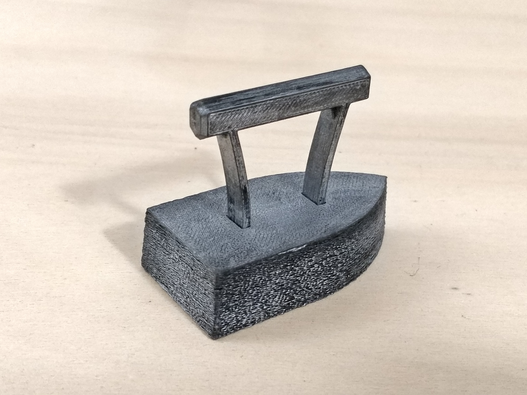 Vintage toy iron — thumbnail 4