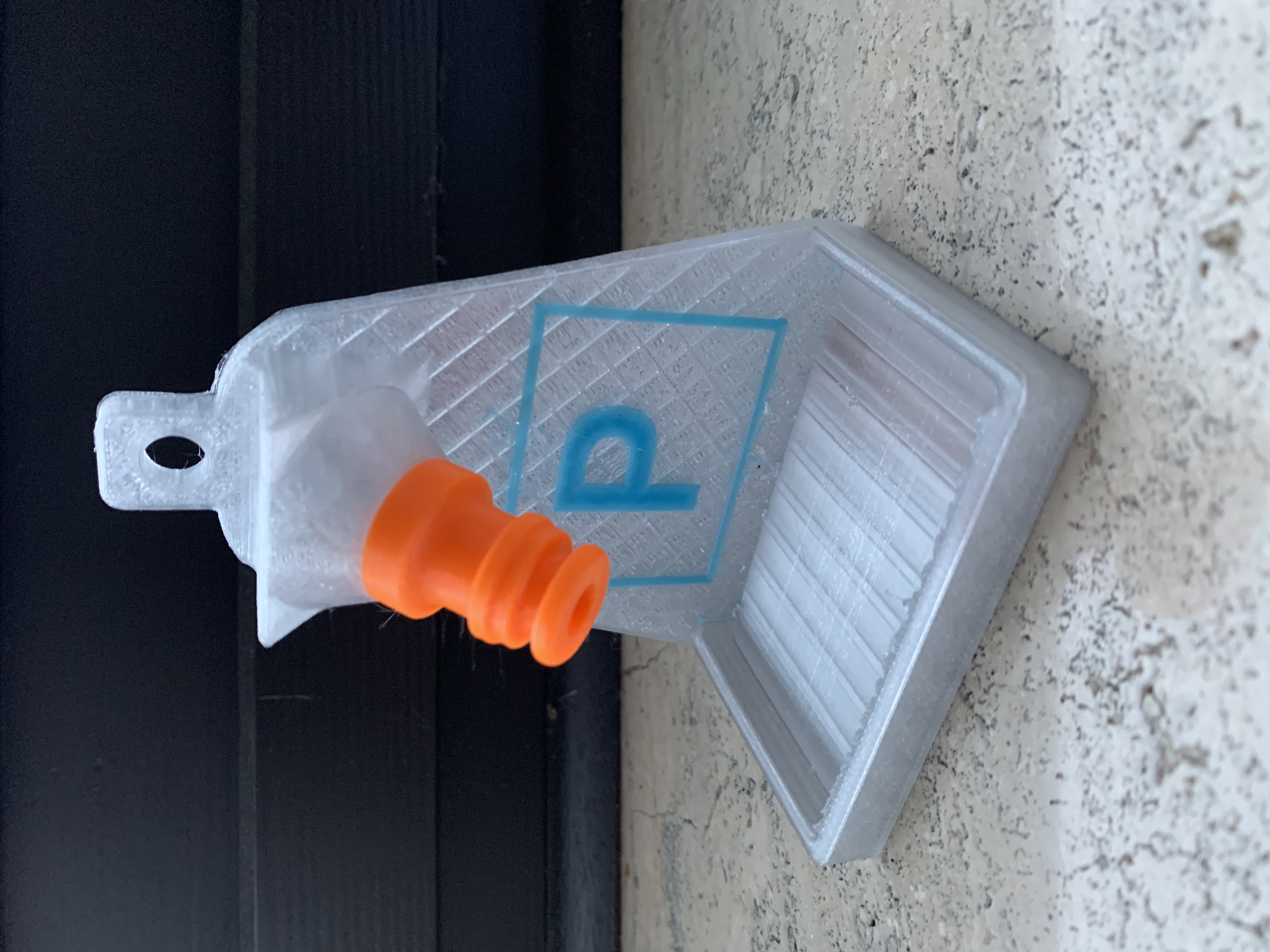 Quick-Release Hose Wall Mount — thumbnail 4