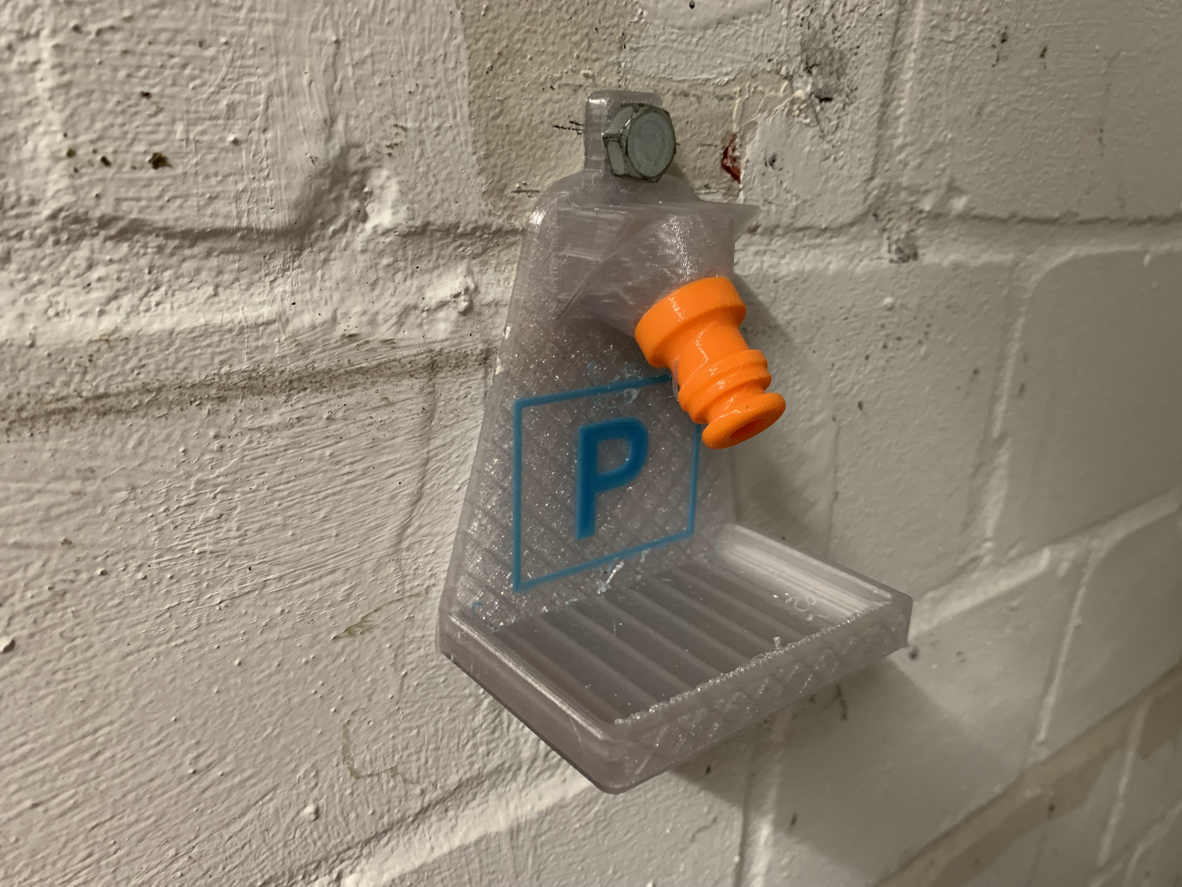 Quick-Release Hose Wall Mount — thumbnail 6