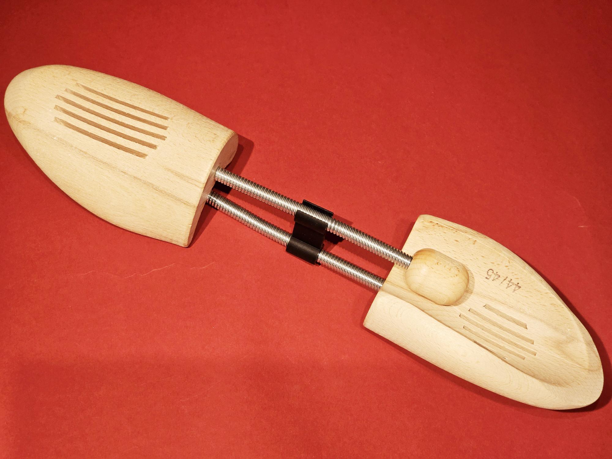 Shoetree -stretcher clip  / Schuhspannerklammer