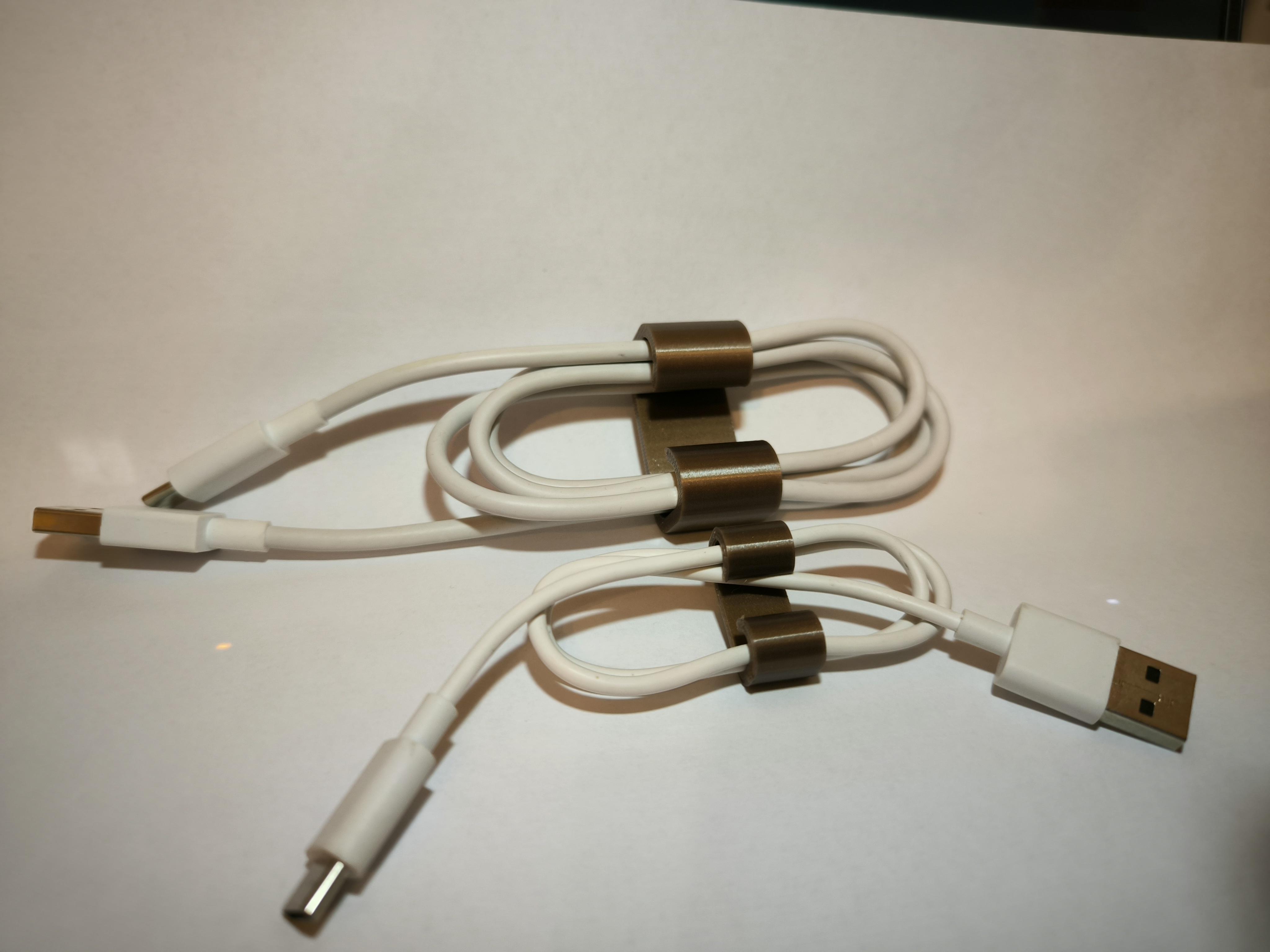 Minimalistic cable organizer — miniatura 2