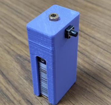 Compact 9 volt battery laser pointer — thumbnail 3