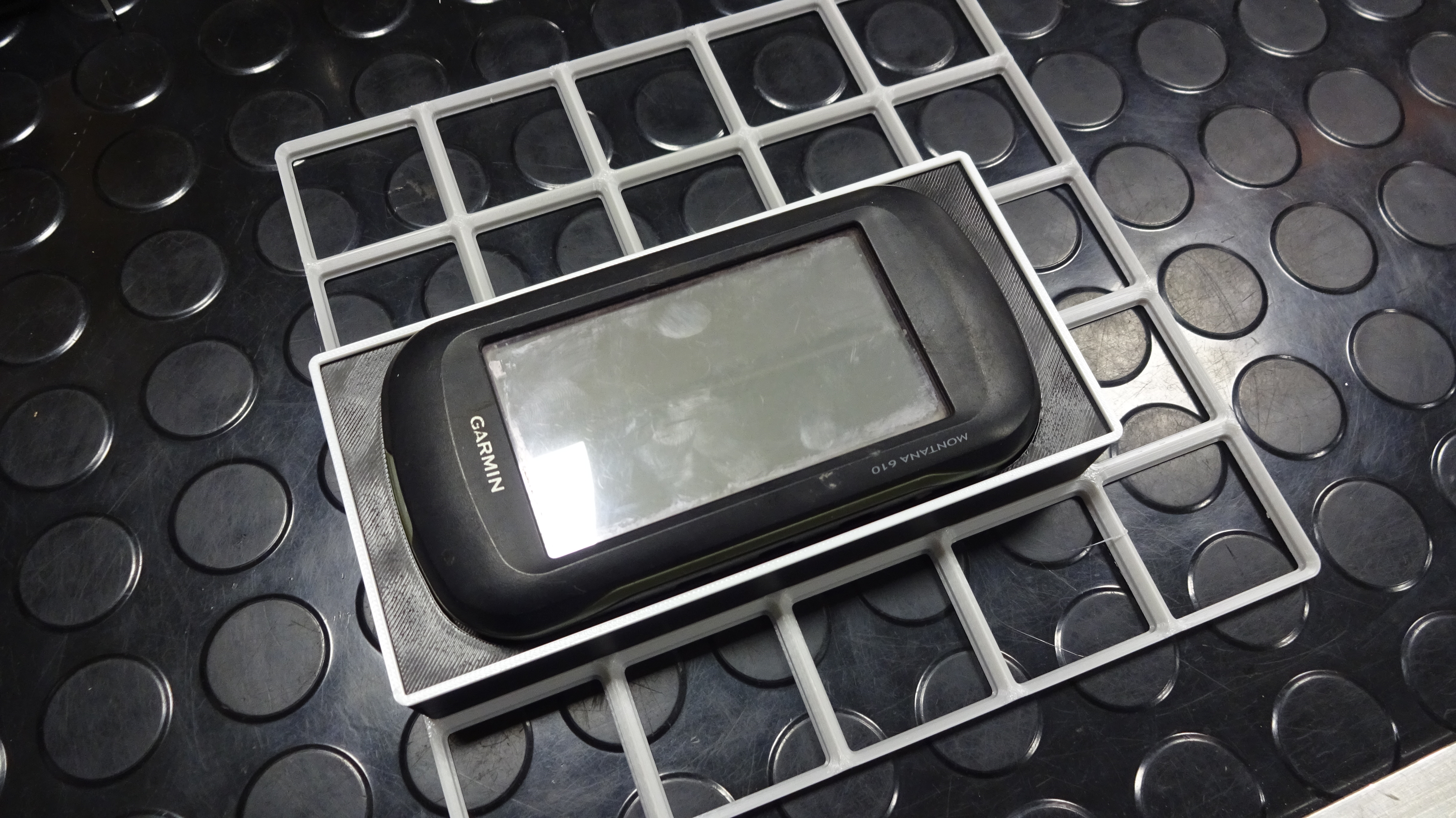 Gridfinity Garmin Montena 610 tray holder