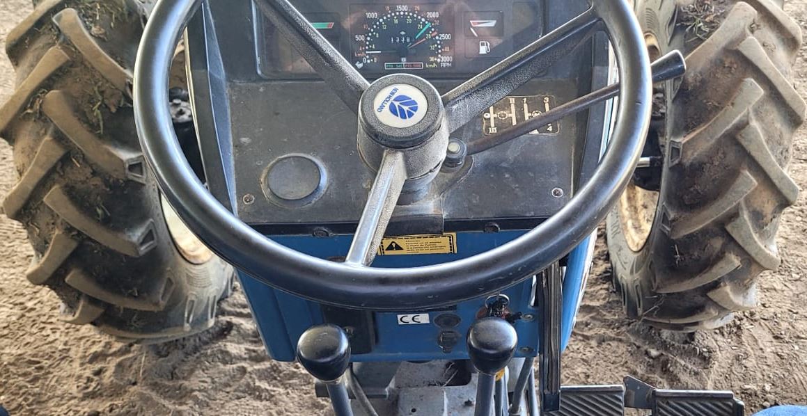 Model for steering wheel of a New Holland 3935 tractor