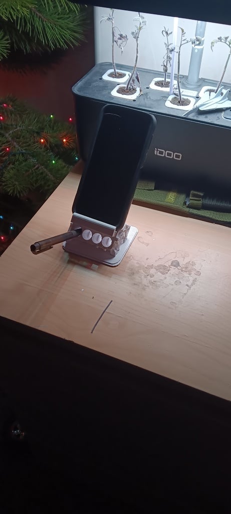 v8 engine phone stand — thumbnail 2