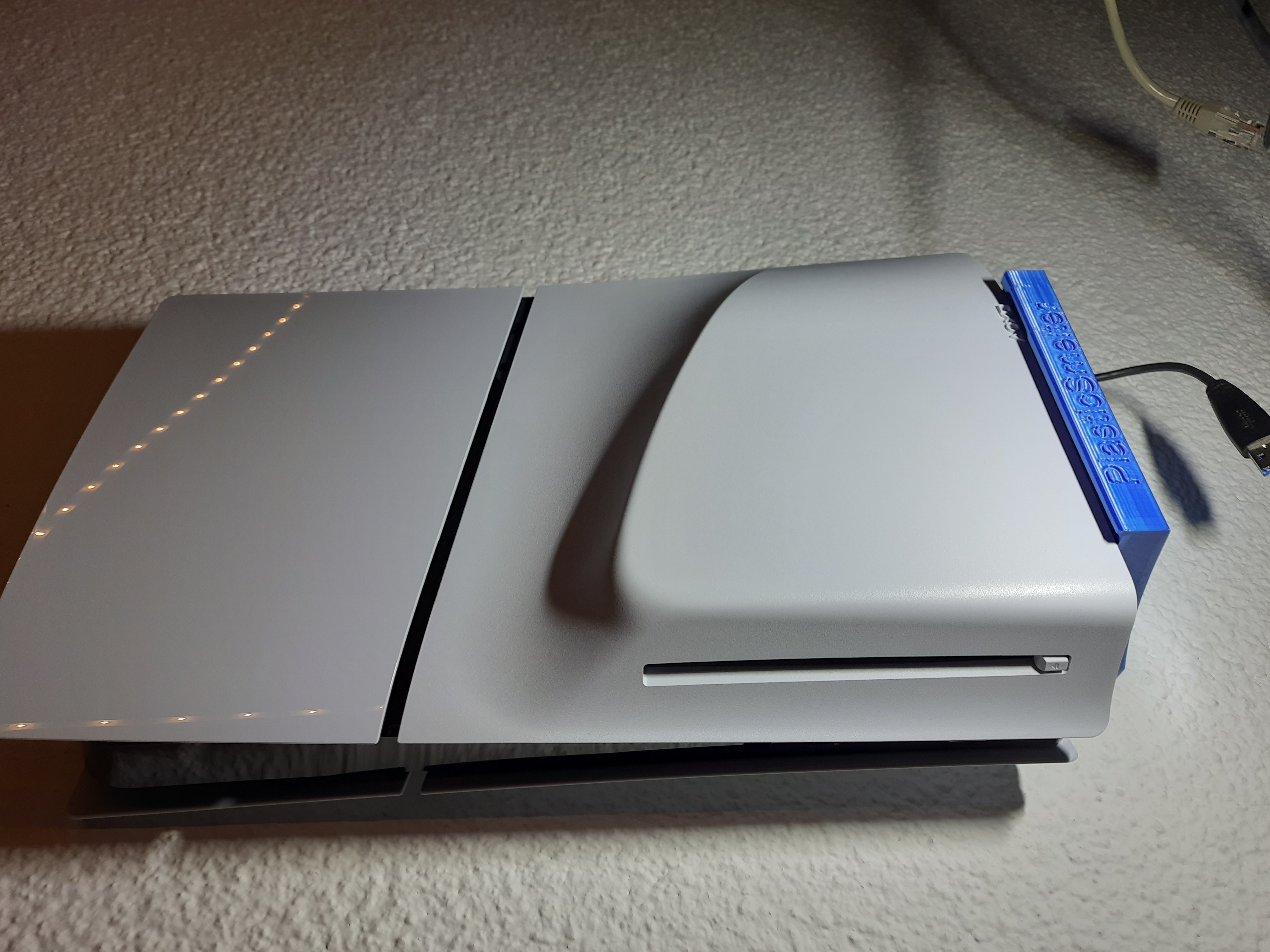 PS5 SLIM wall mount with HDD/SSD/Gamedrive-pocket