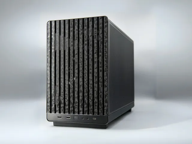 Lian Li A3-mATX Front Panel