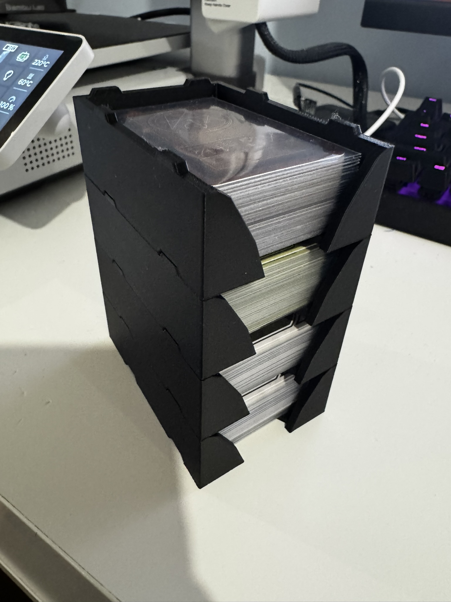 Miniatura 2 do modelo 3D Stackable mini American card tray