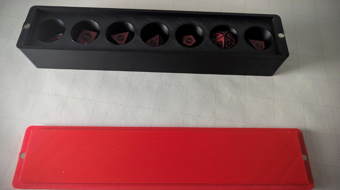 Miniatura 2 do modelo 3D DND Dice Box