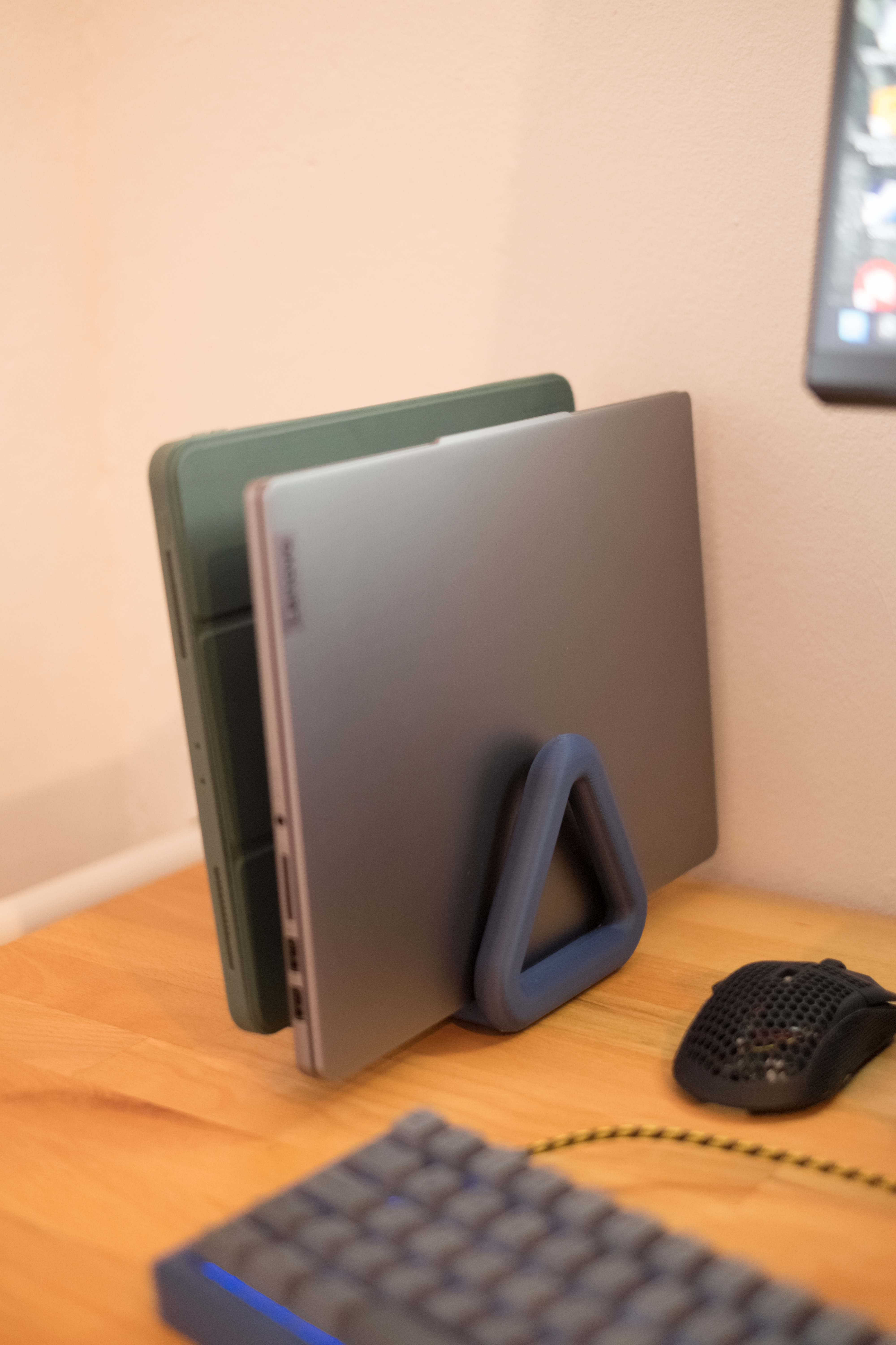 Dual laptop/tablet stand