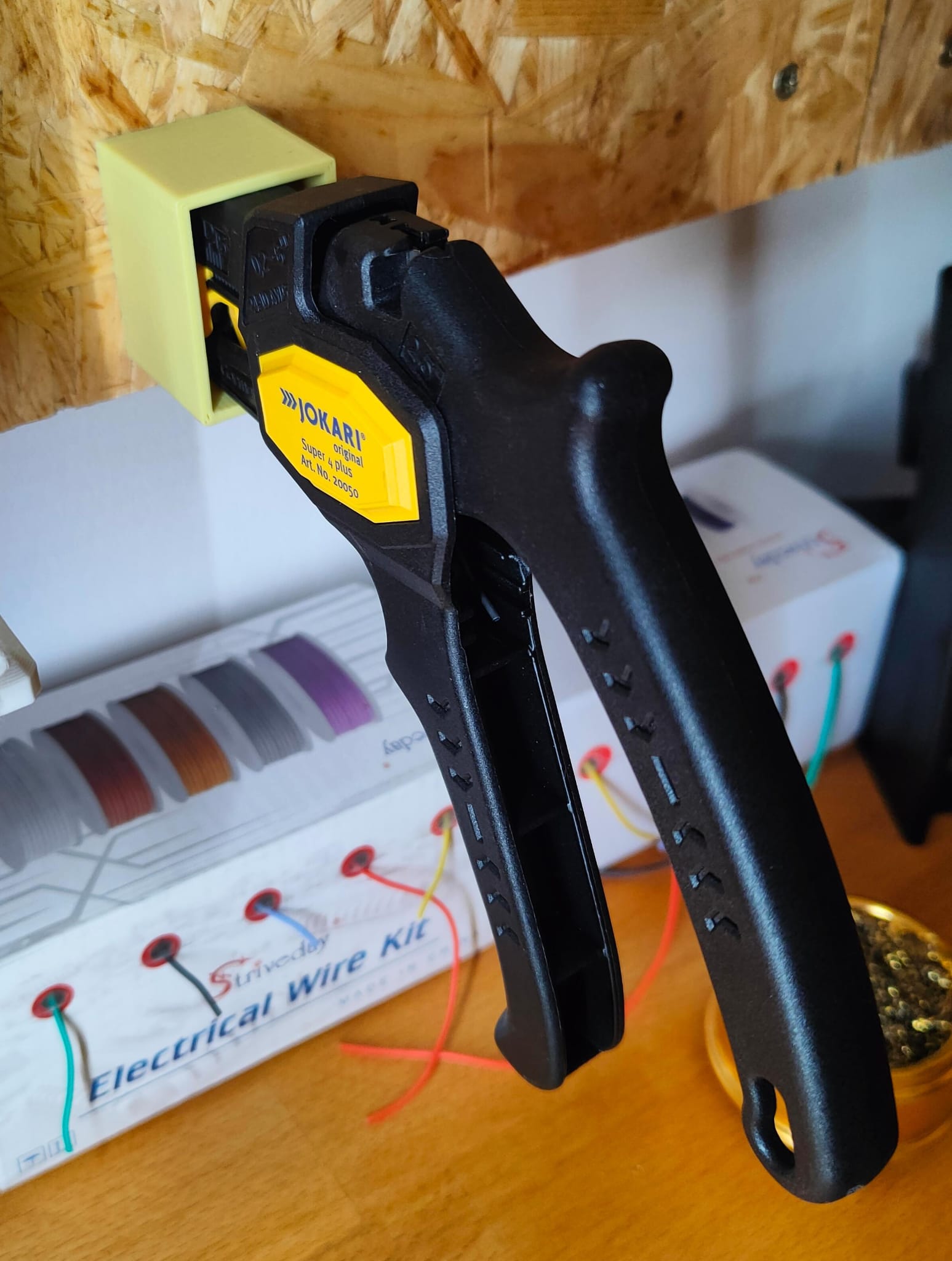 JOKARI Super 4 Plus Holder
