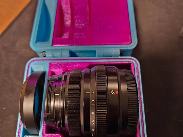 Fujinon XF 35mm F/2 WR Rugged Box