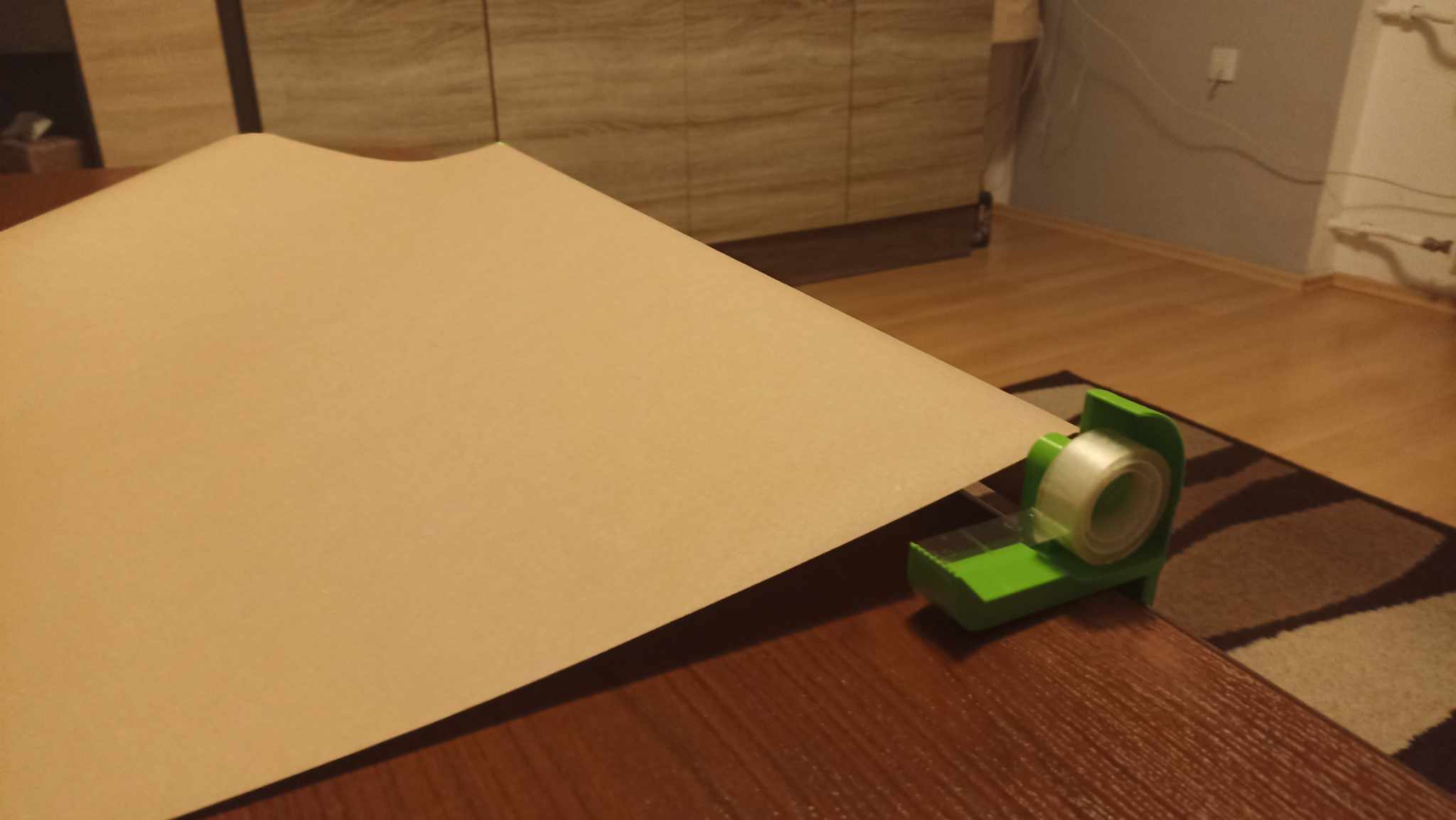 Helper for wrapping paper on desk for 0-35mm size