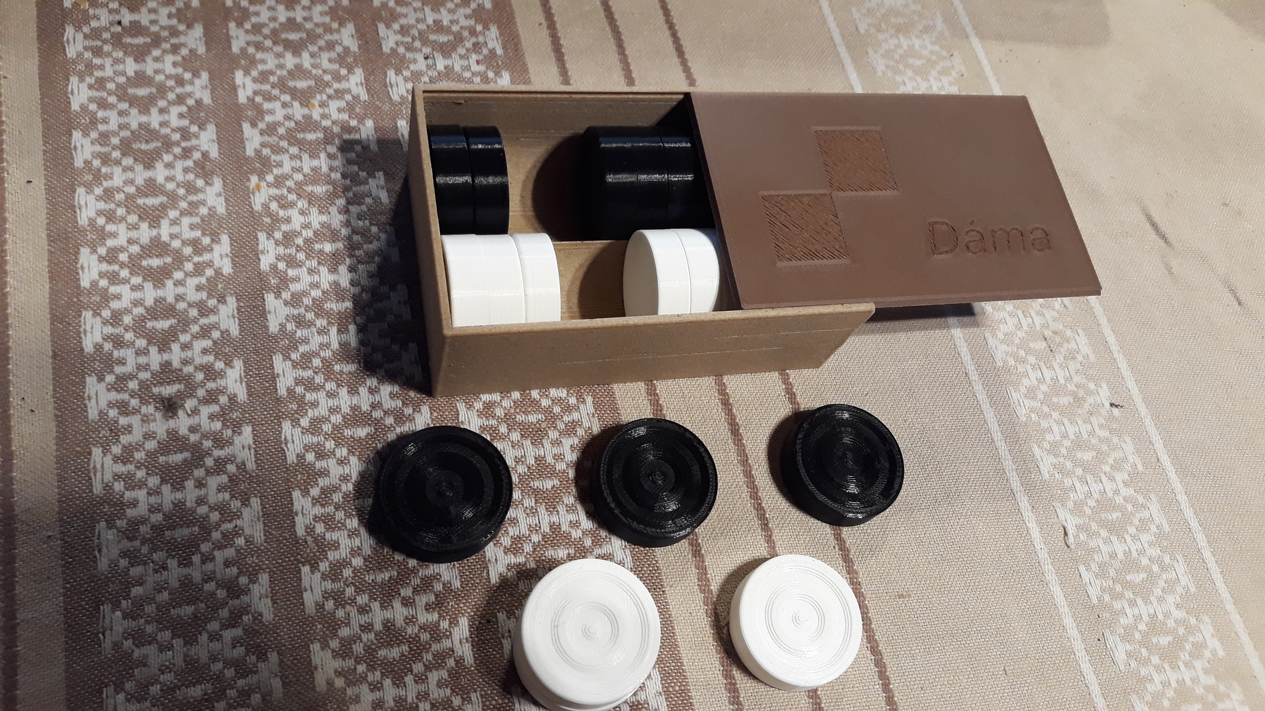 Draughts, Checkers, Dáma