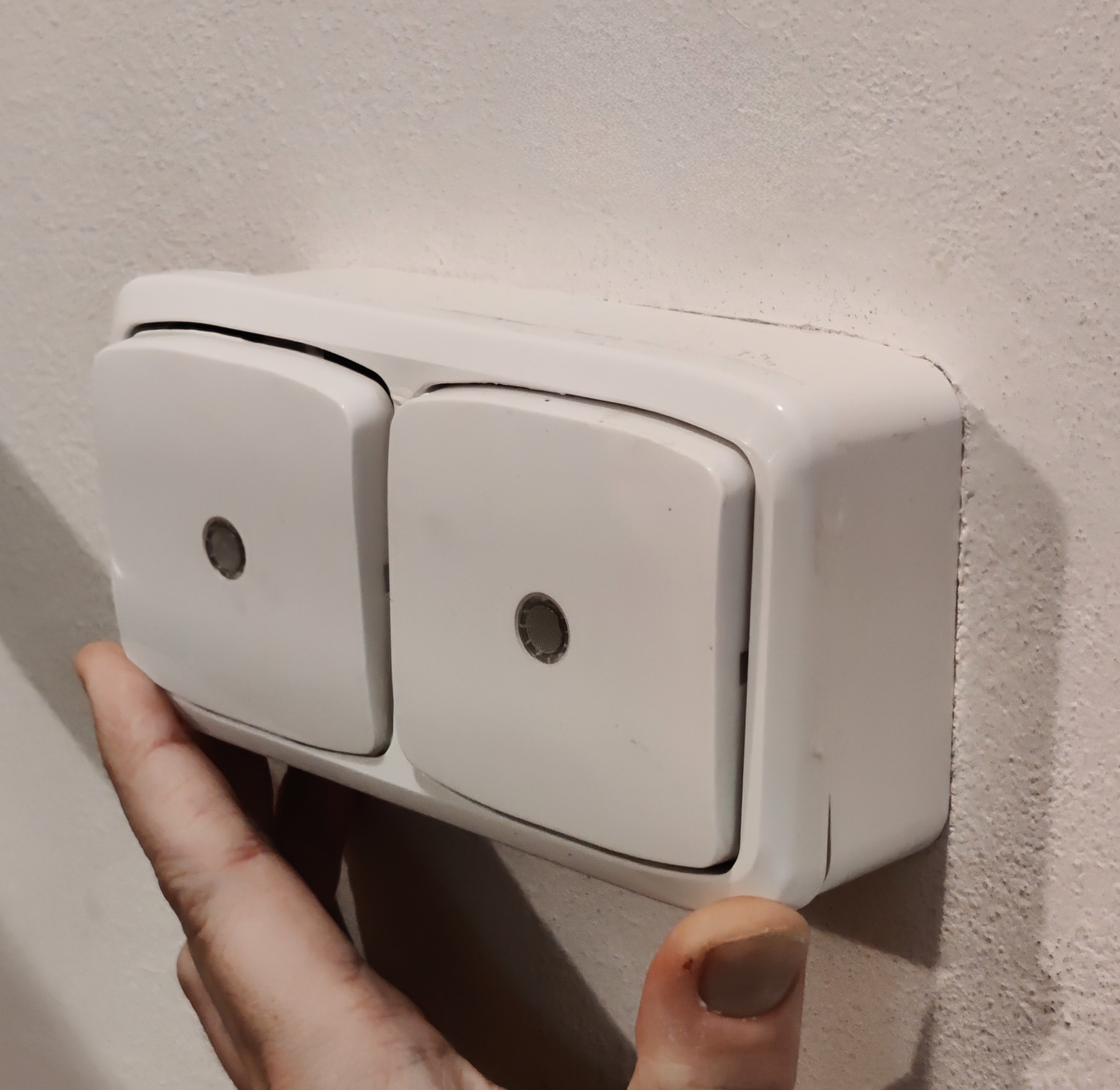 ABB Tango rámeček pro odsazení od zdi