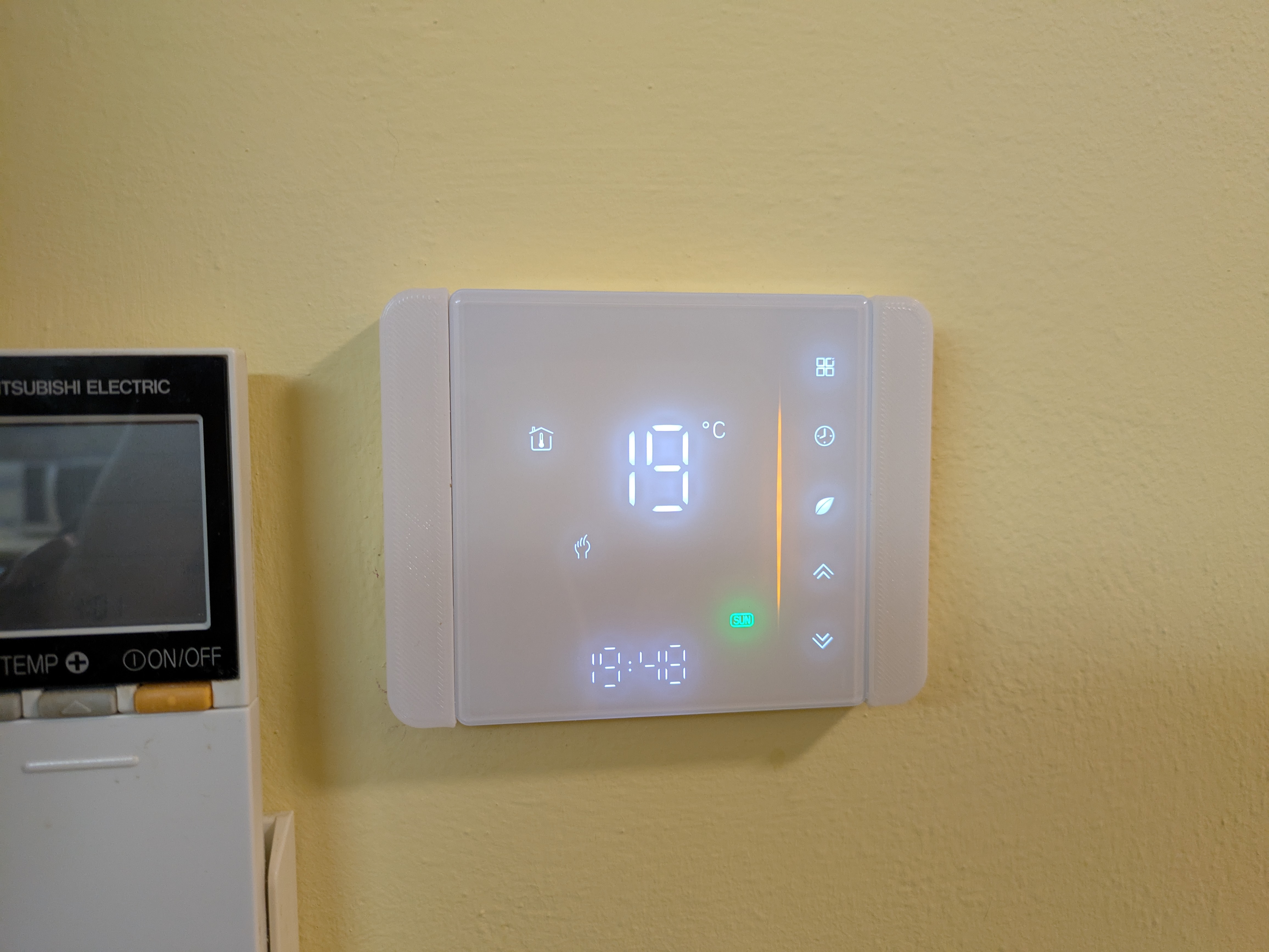 Moes BHT6 thermostat (ZigBee) - adapter for electrical wall box mount (italian standard)