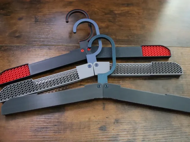Folding Hanger