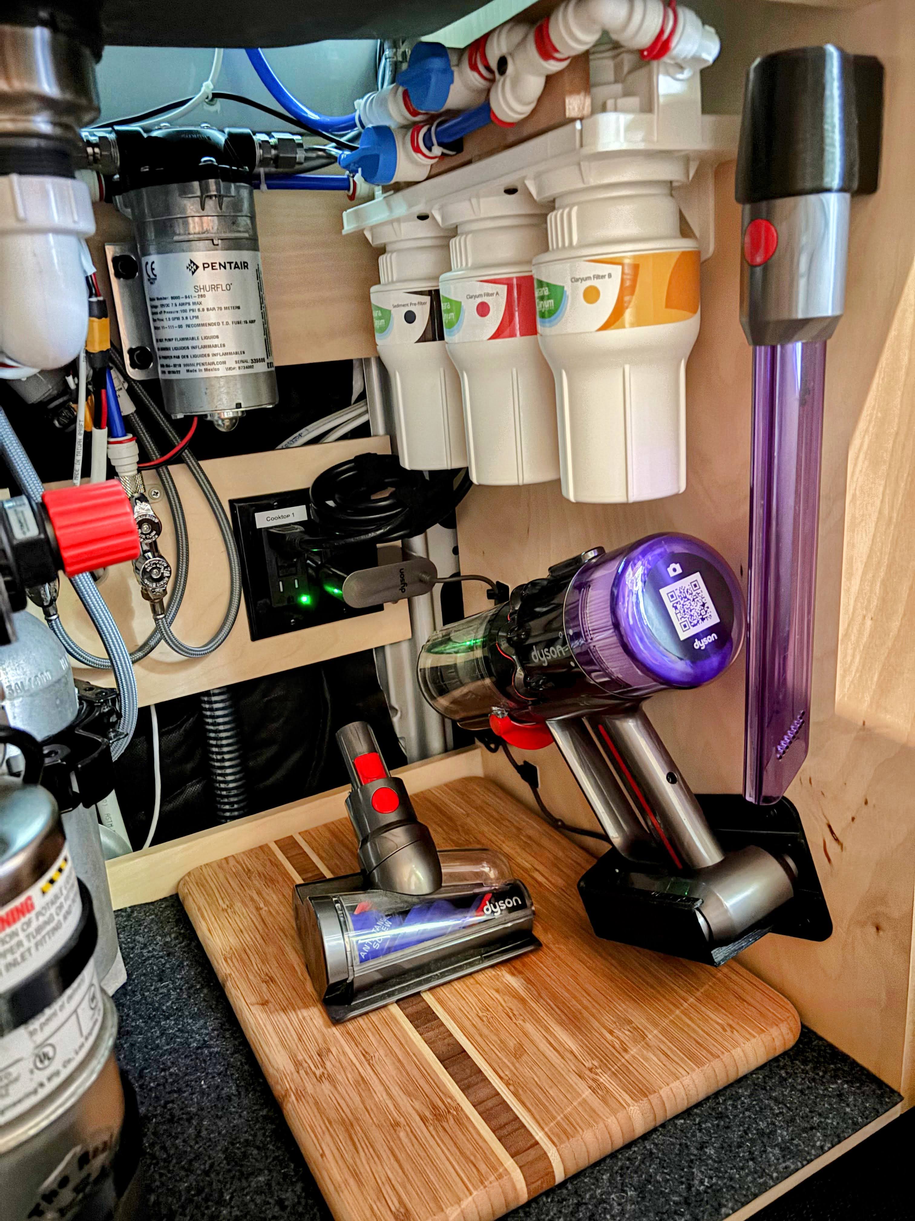 Dyson Humdinger Dock