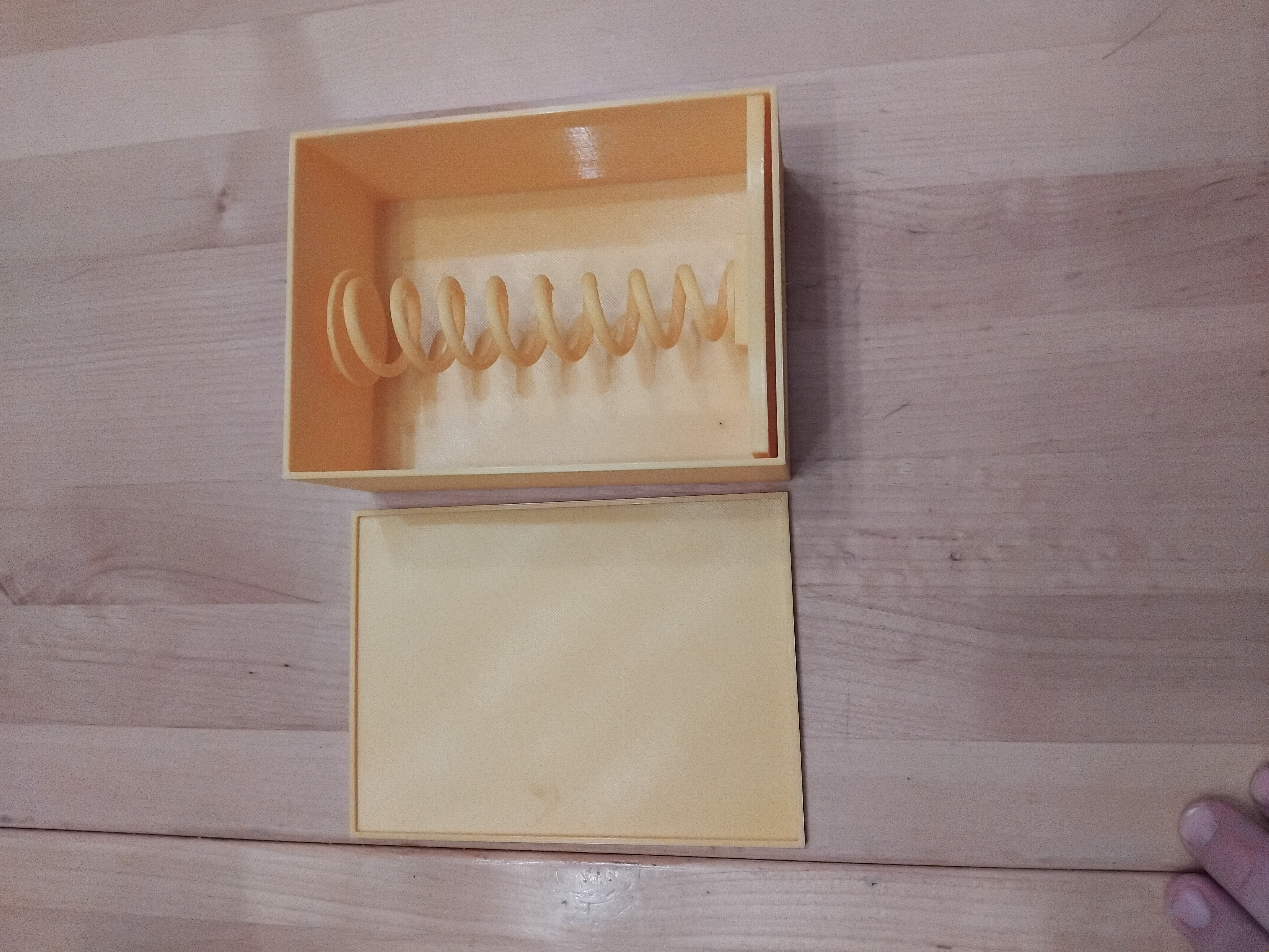 Taschentuchbox, Tissue box