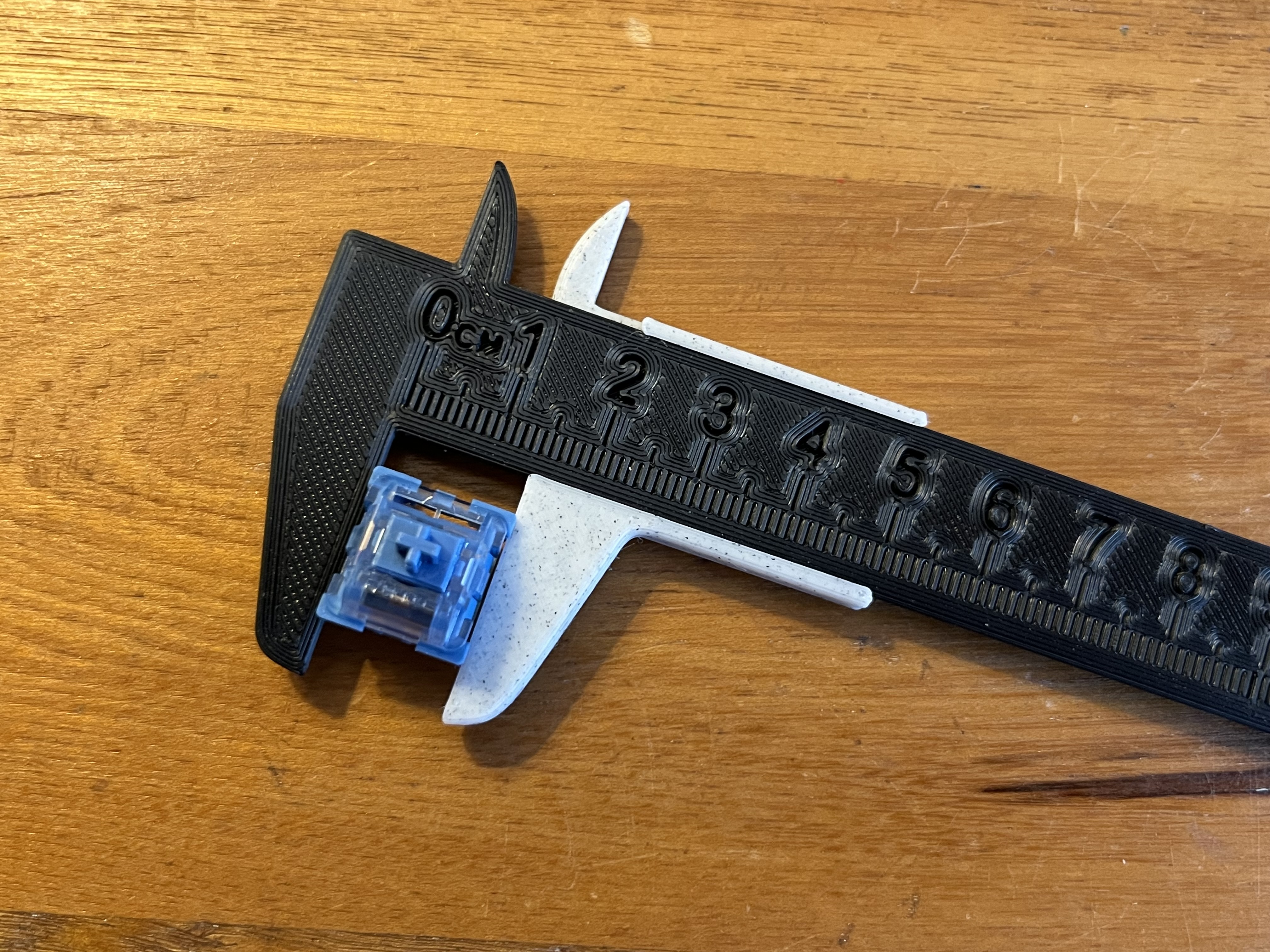 Miniatura 2 do modelo 3D UPDATED Calipers (cm)