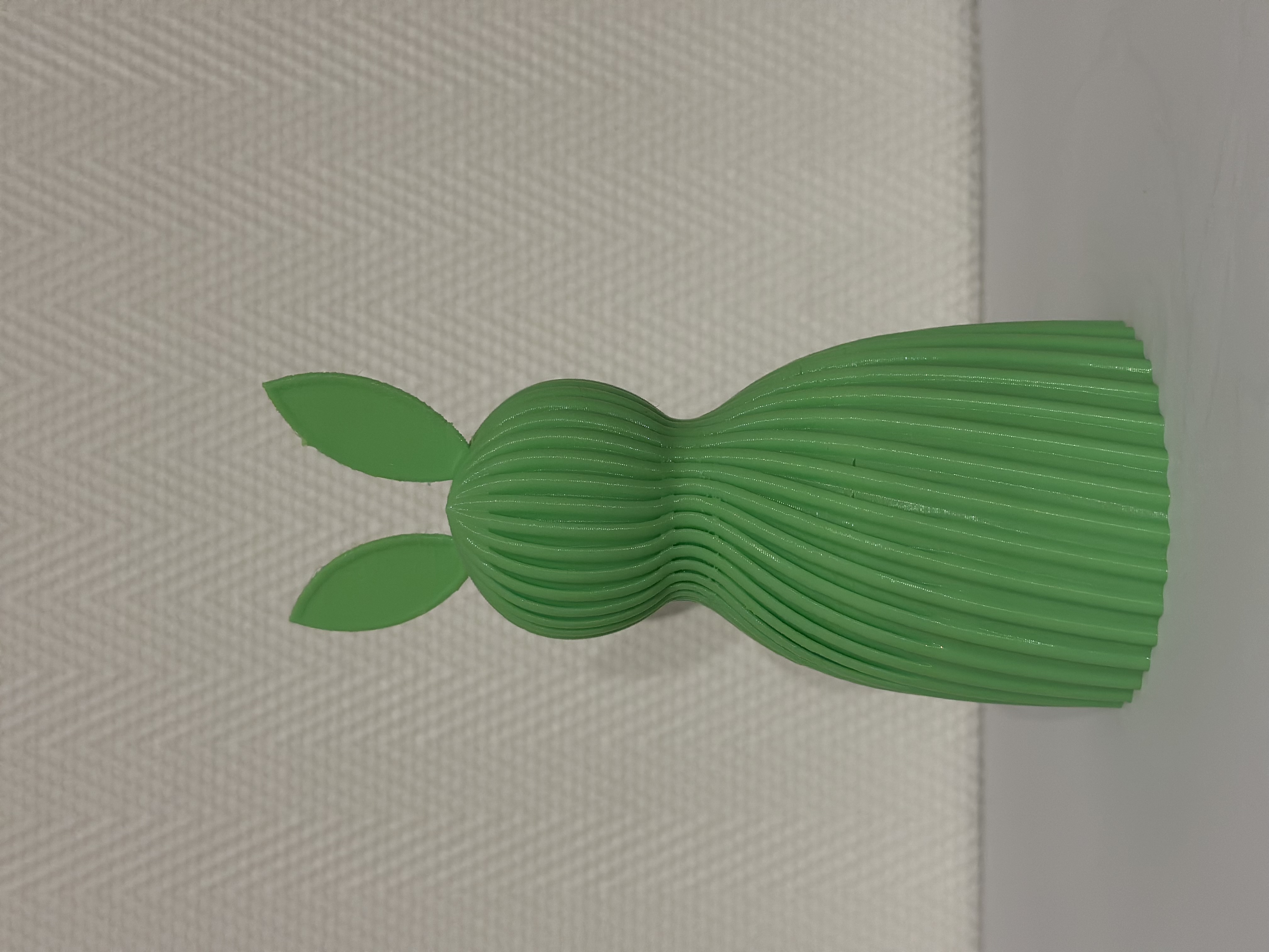 Osterhase im Curved Rib Design / Easterbunny in curved ribbed Design