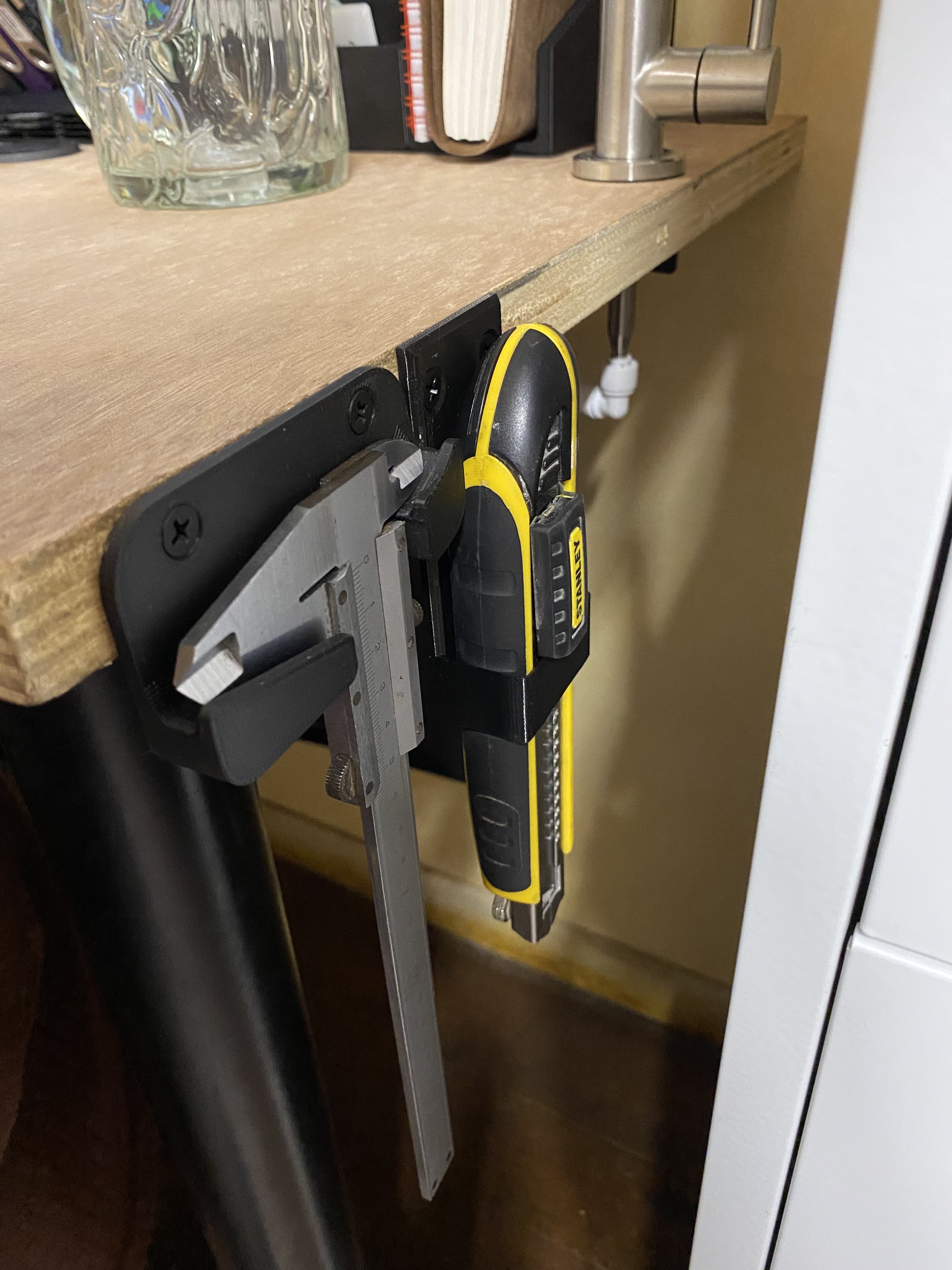 Stanley fatmax cutter desk mount