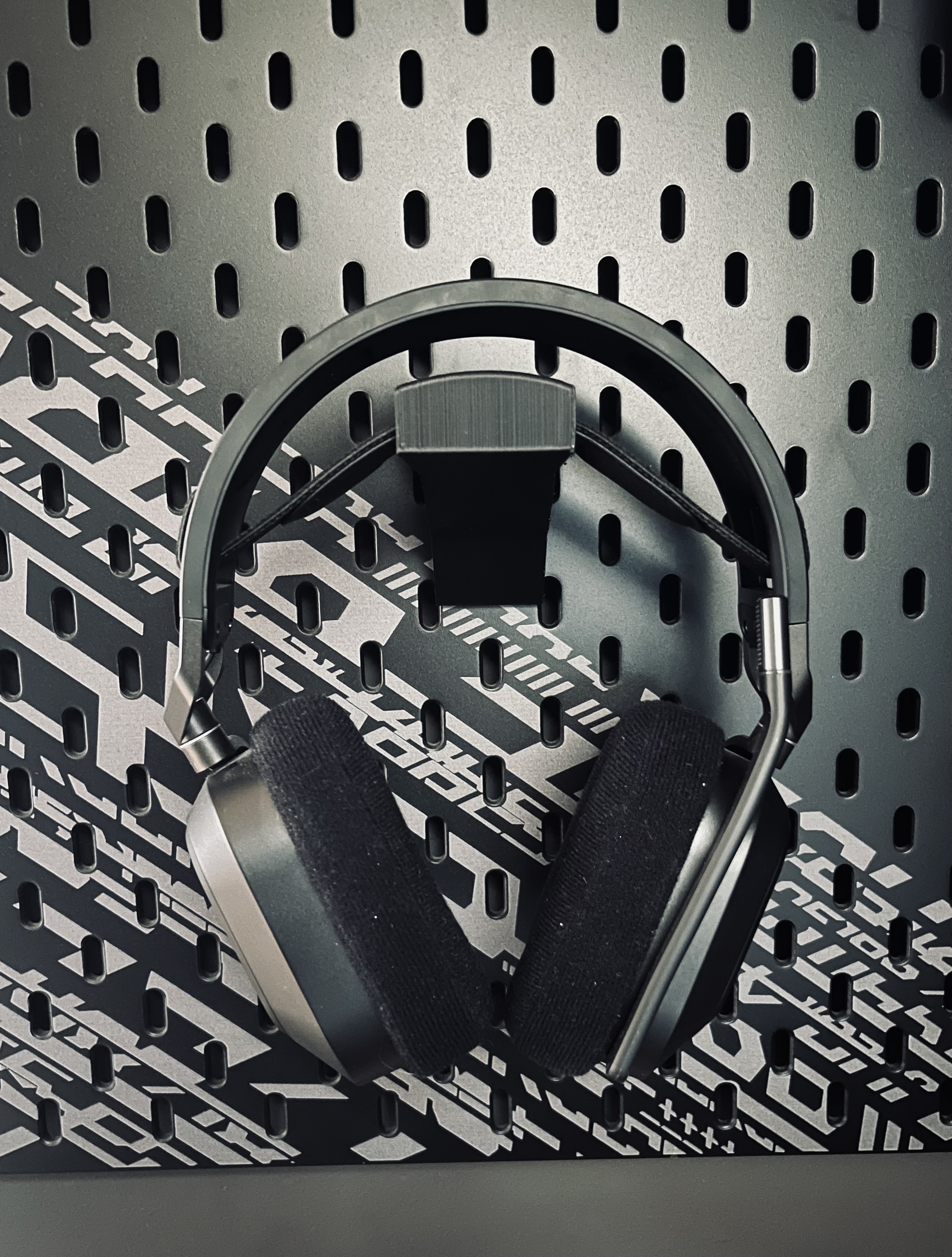 Headphone Holder By VZal n Download Free STL Model Printables headphone-holder-by-vzal-n-download-free-stl-model-printables