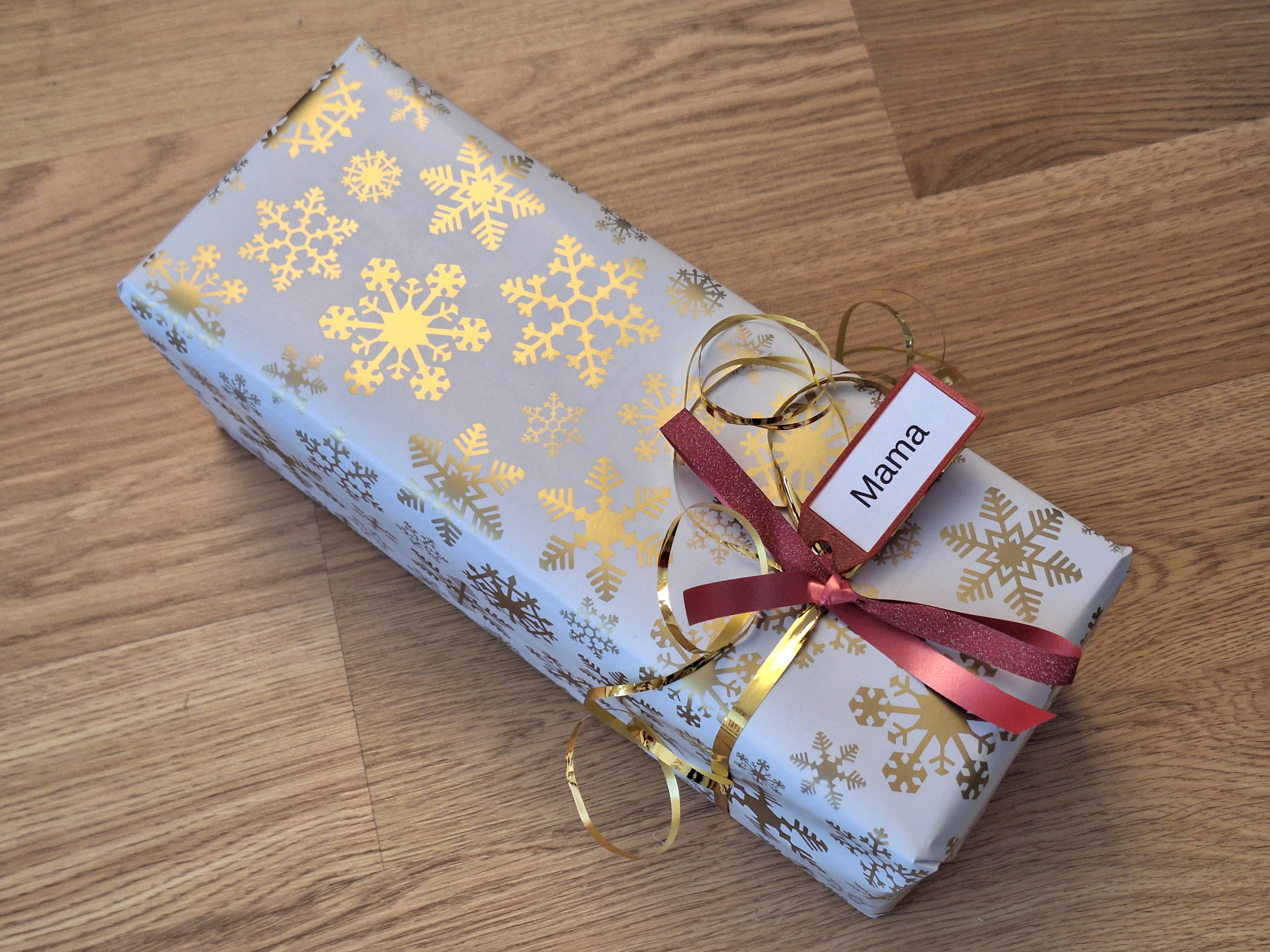 Last minute christmas present name tag