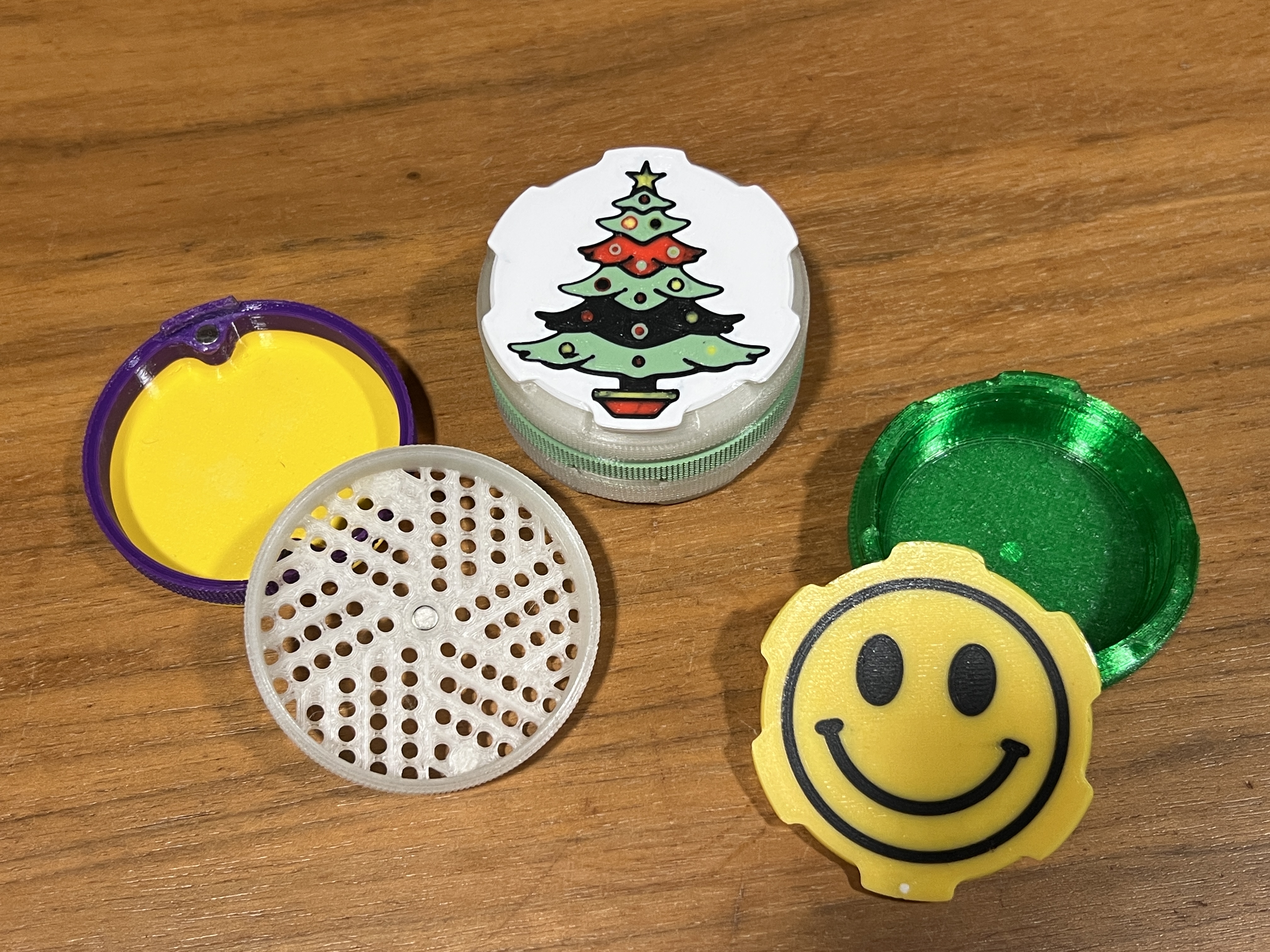 Toothless 'herb' Grinder "upgraded-V3" // Magnet *click*-effect // MMU3 Motive-options!