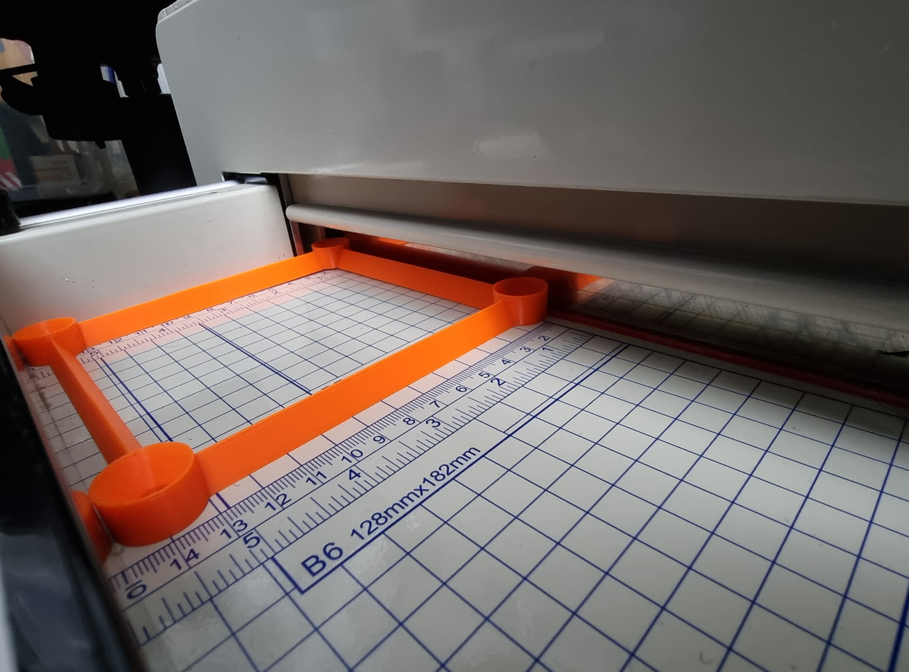 A5 portrait width guide for guillotines cut booklet prints