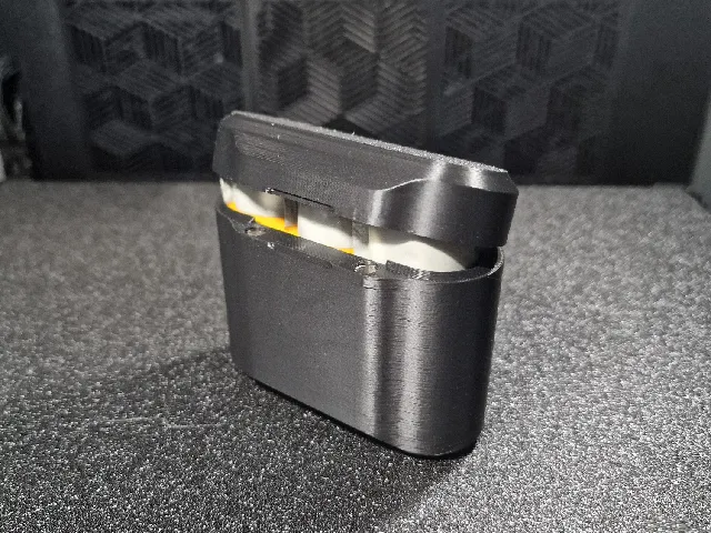 FilmPod 120 · Print-in-place travel case for 120 film