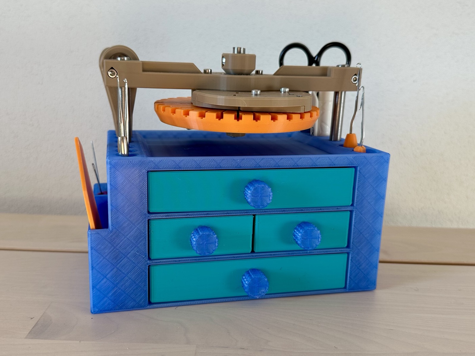 Knitting Tool Organizer - for CSM v2 by JeepingJohnny (parametric)