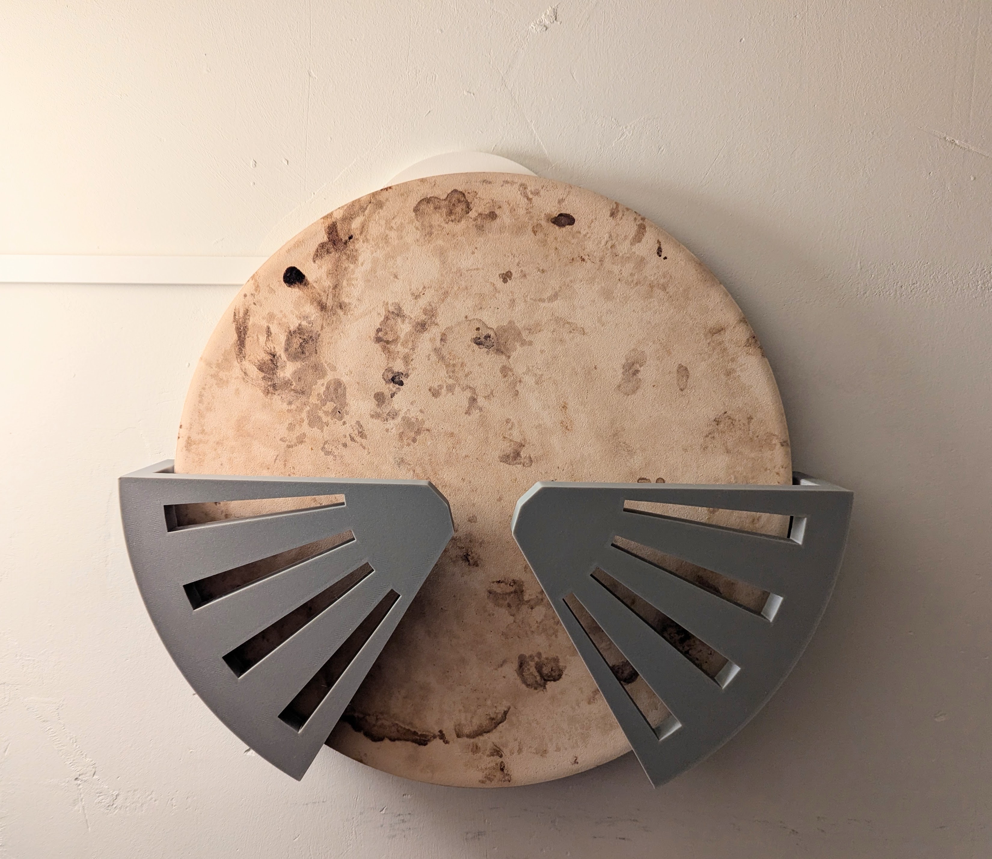 Pizza Stone Wall Mount 24cm - 35cm