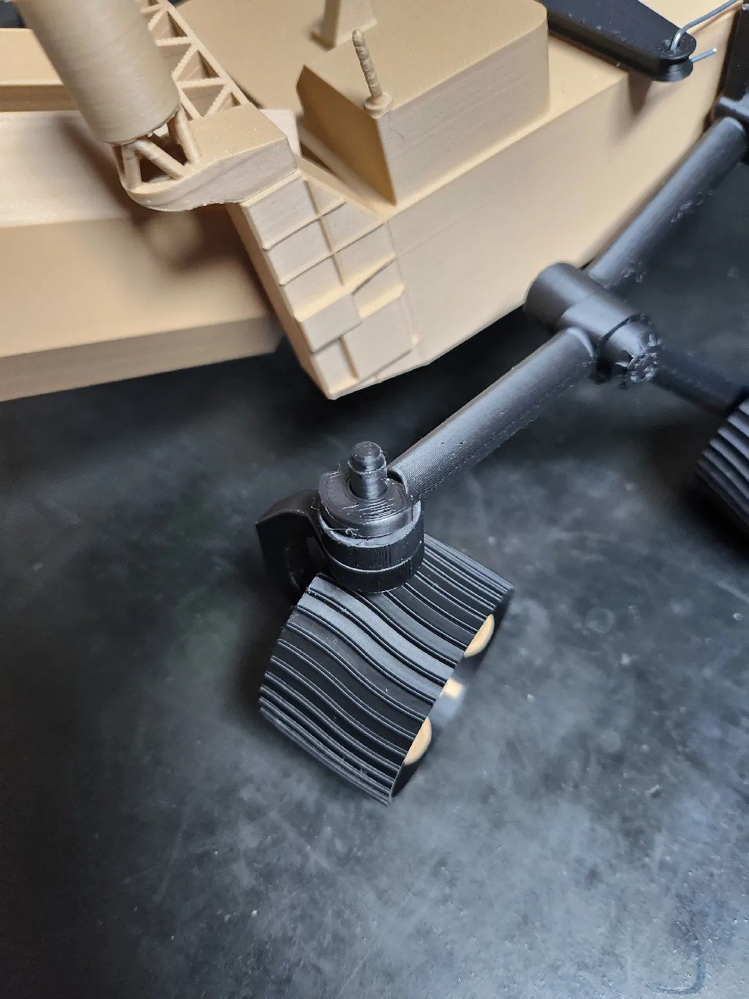 Perseverance hub to control arm lock