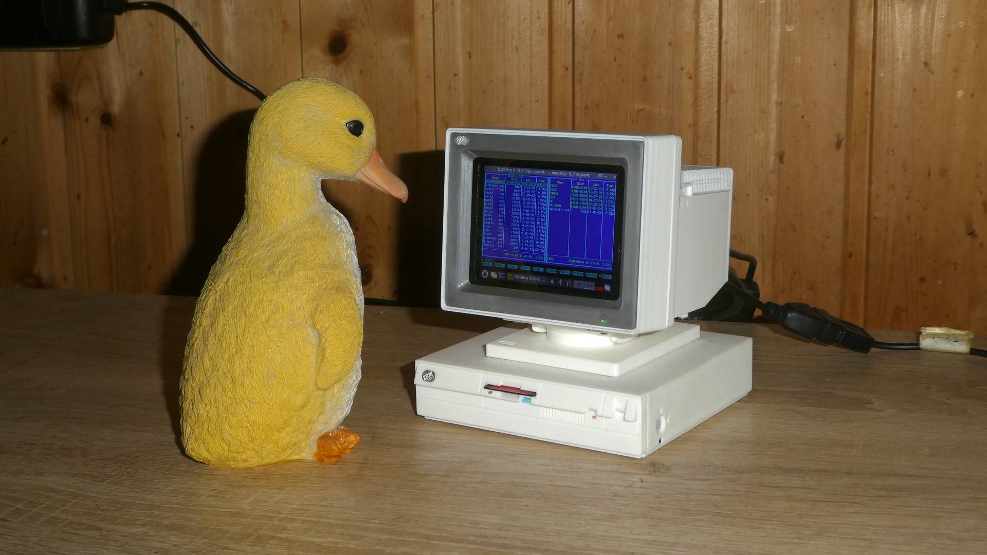 IBM PS/2 Color Display 8512 - TFT 2.8 inch 640x480 + Raspberry Pi mod