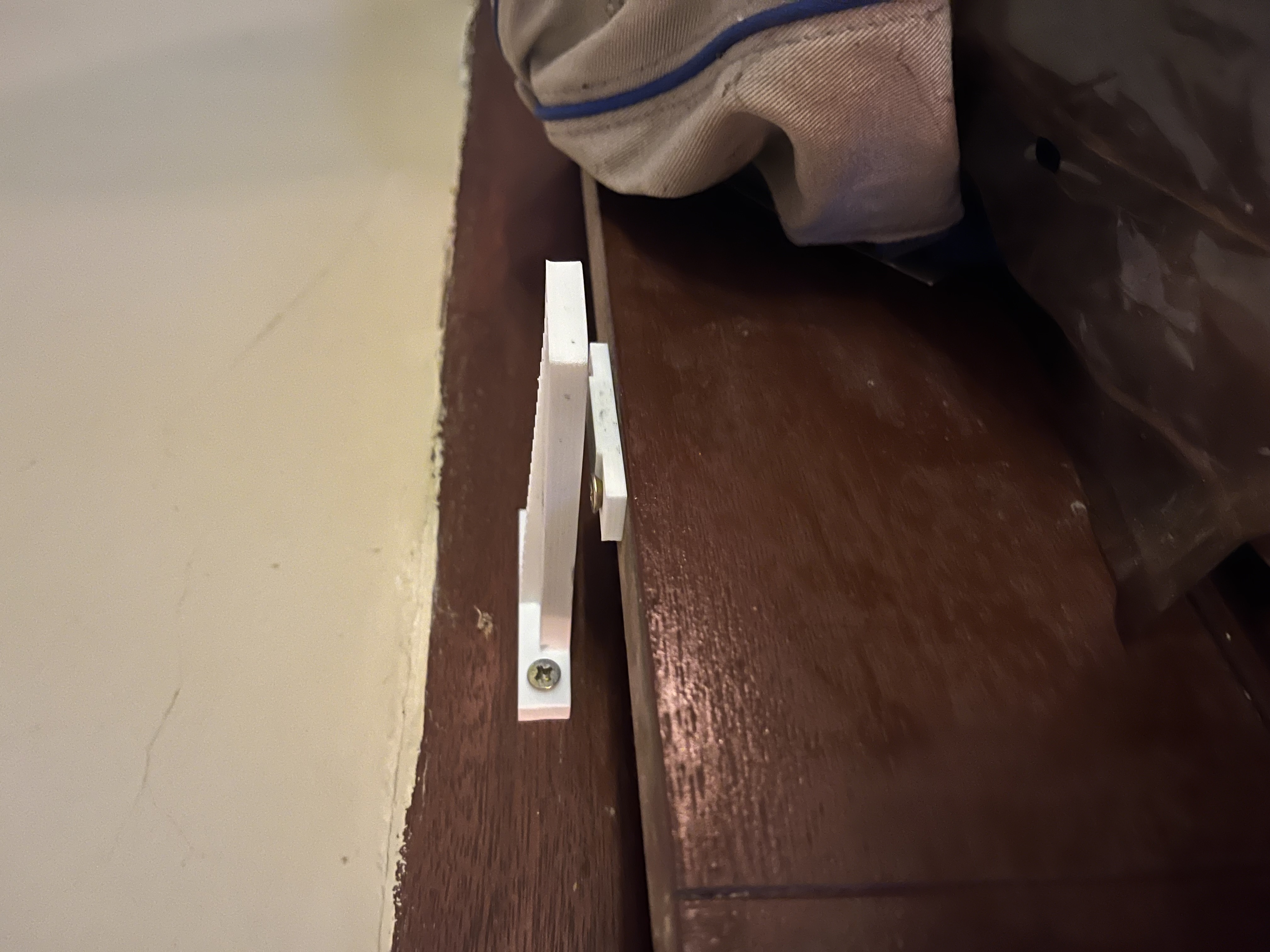 Doorholder