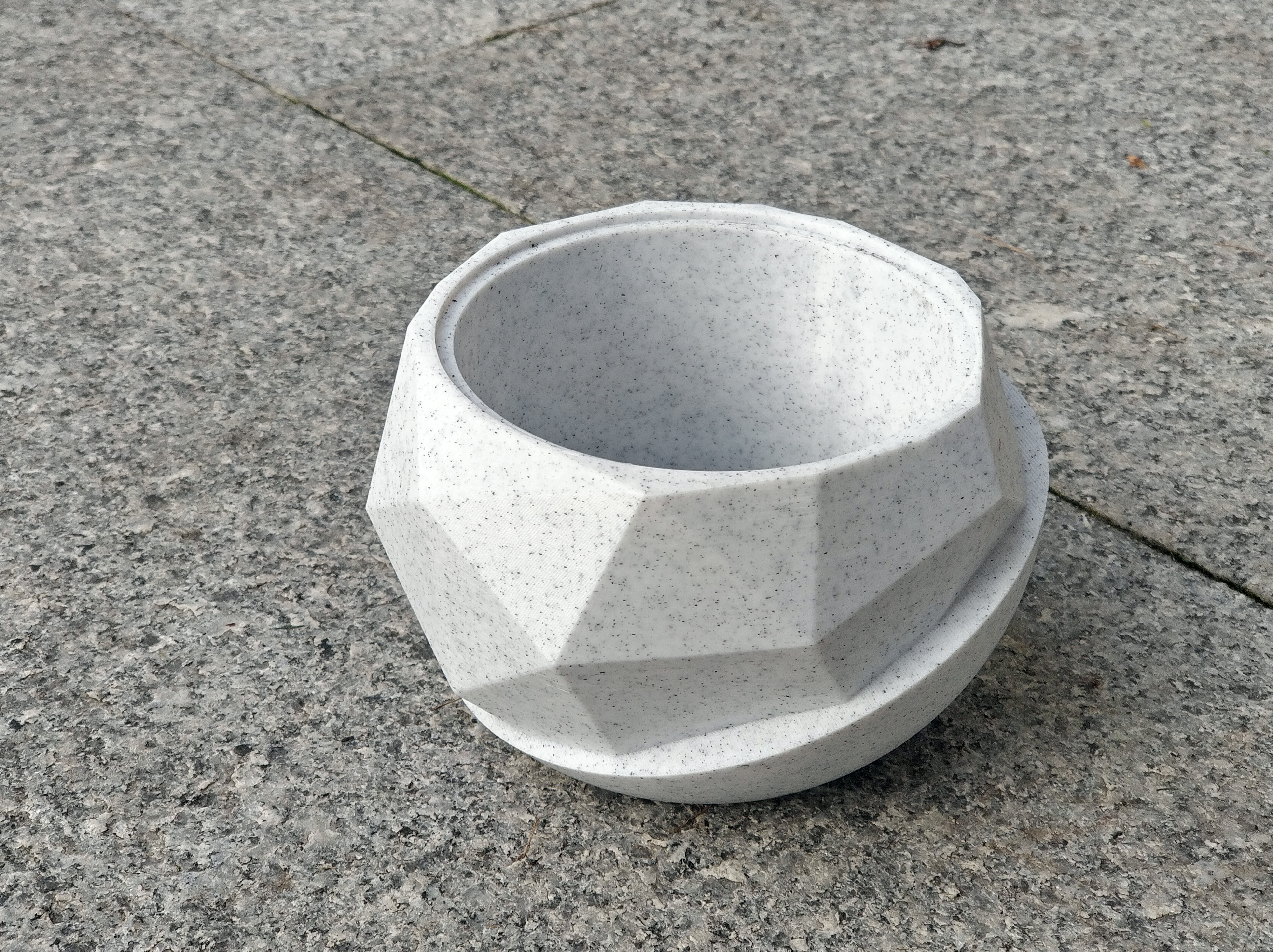 Miniatura 4 do modelo 3D Half and Half Planter